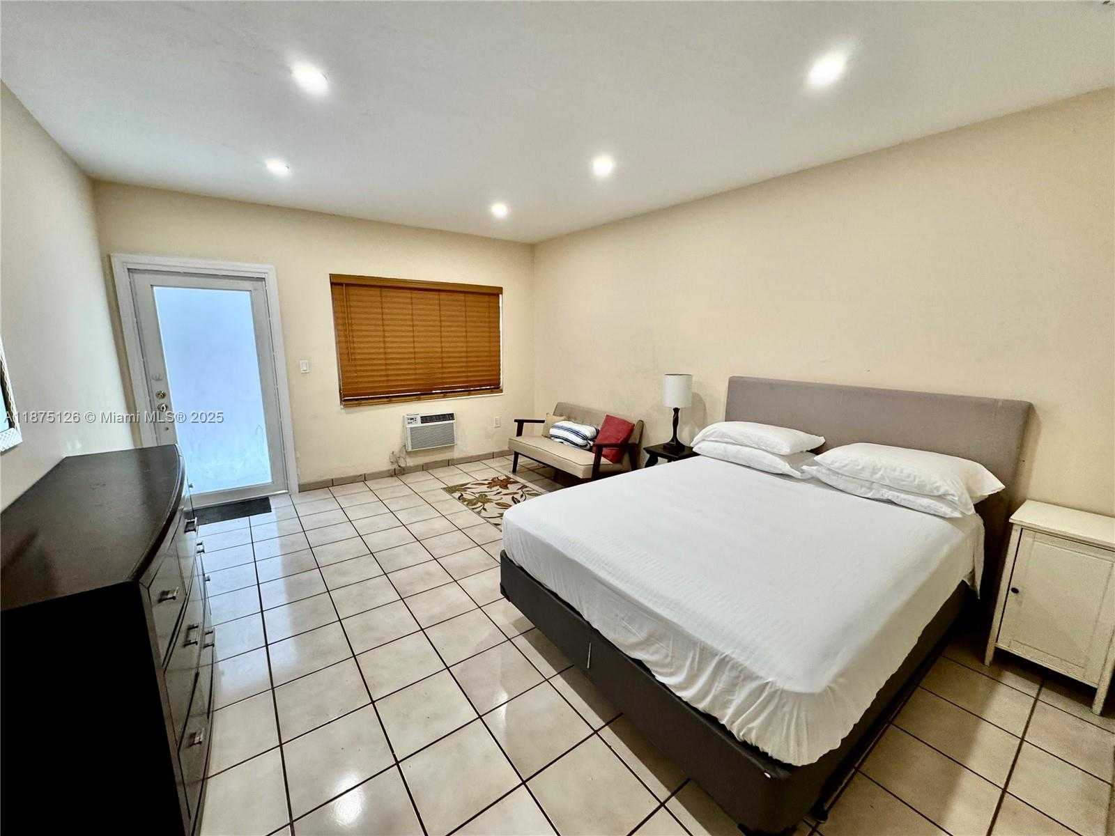 Small Image of 644 MERIDIAN AVE #2, Miami Beach Number 8