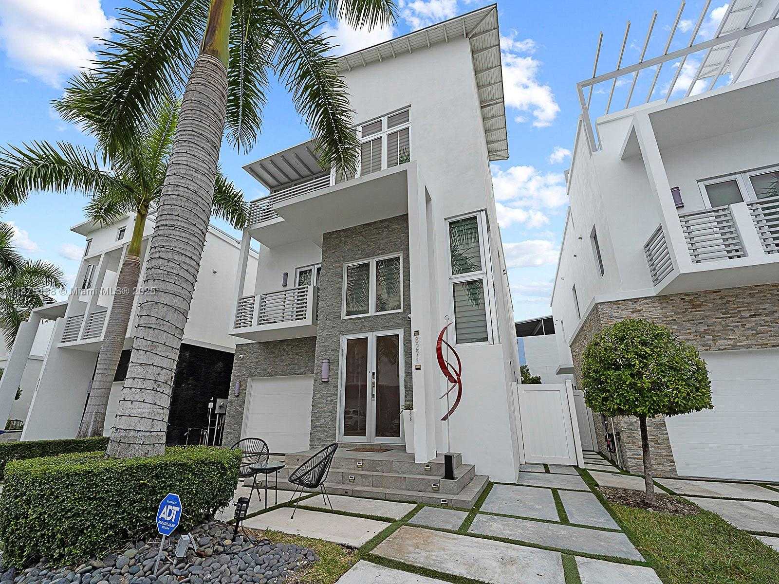 Small Image of 8271 NORTH WEST 34TH DR #., Doral Number 49