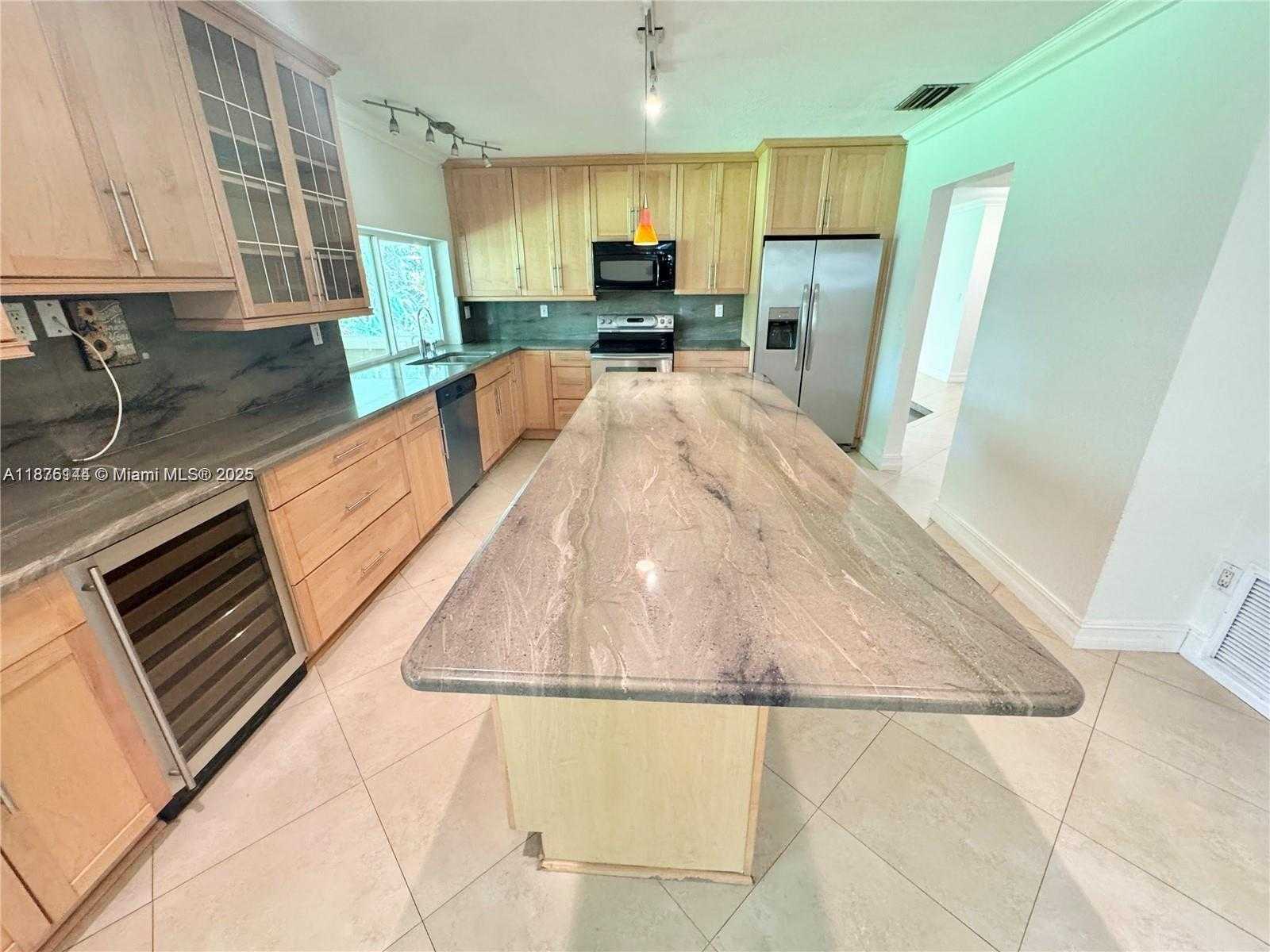 Small Image of 18421 SOUTH WEST 86TH CT, Cutler Bay Number 4