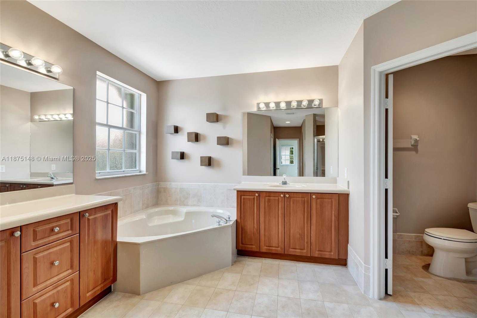 Small Image of 14443 SOUTH WEST 12TH LN, Miami Number 30