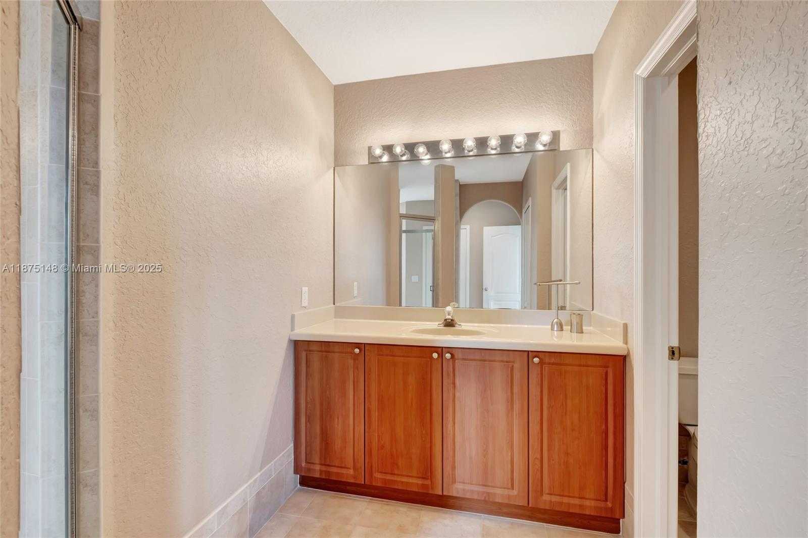 Small Image of 14443 SOUTH WEST 12TH LN, Miami Number 32