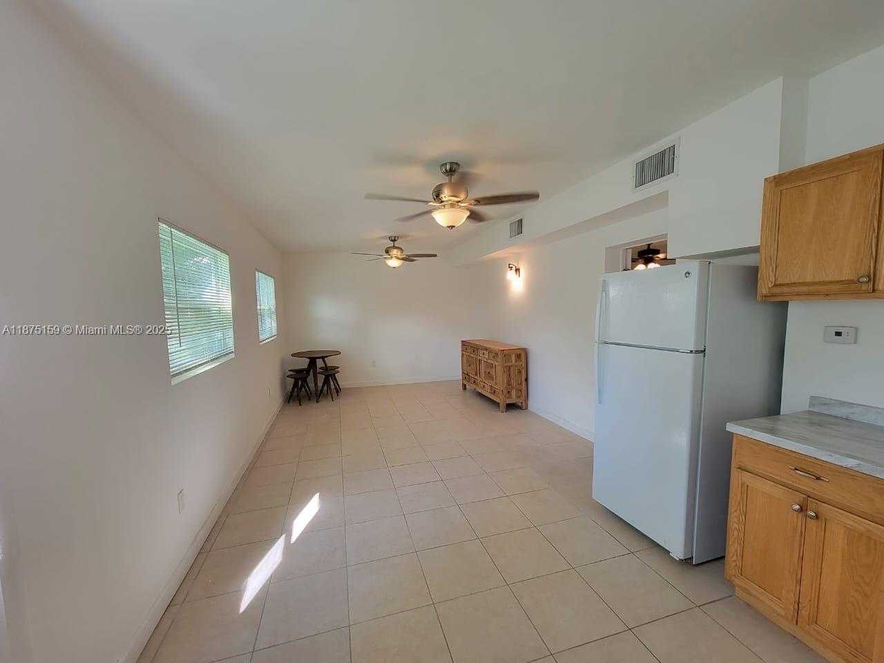 Small Image of 1621 MADISON ST #B, Hollywood Number 3