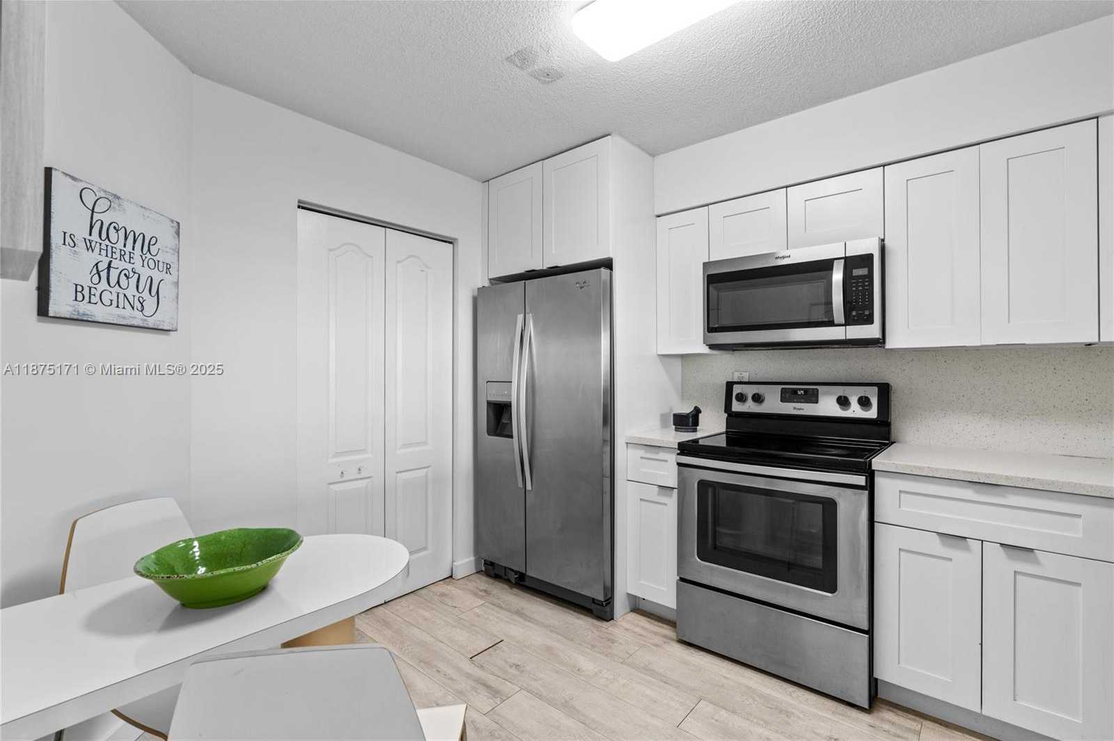 Small Image of 5757 COLLINS AVE #1602, Miami Beach Number 11