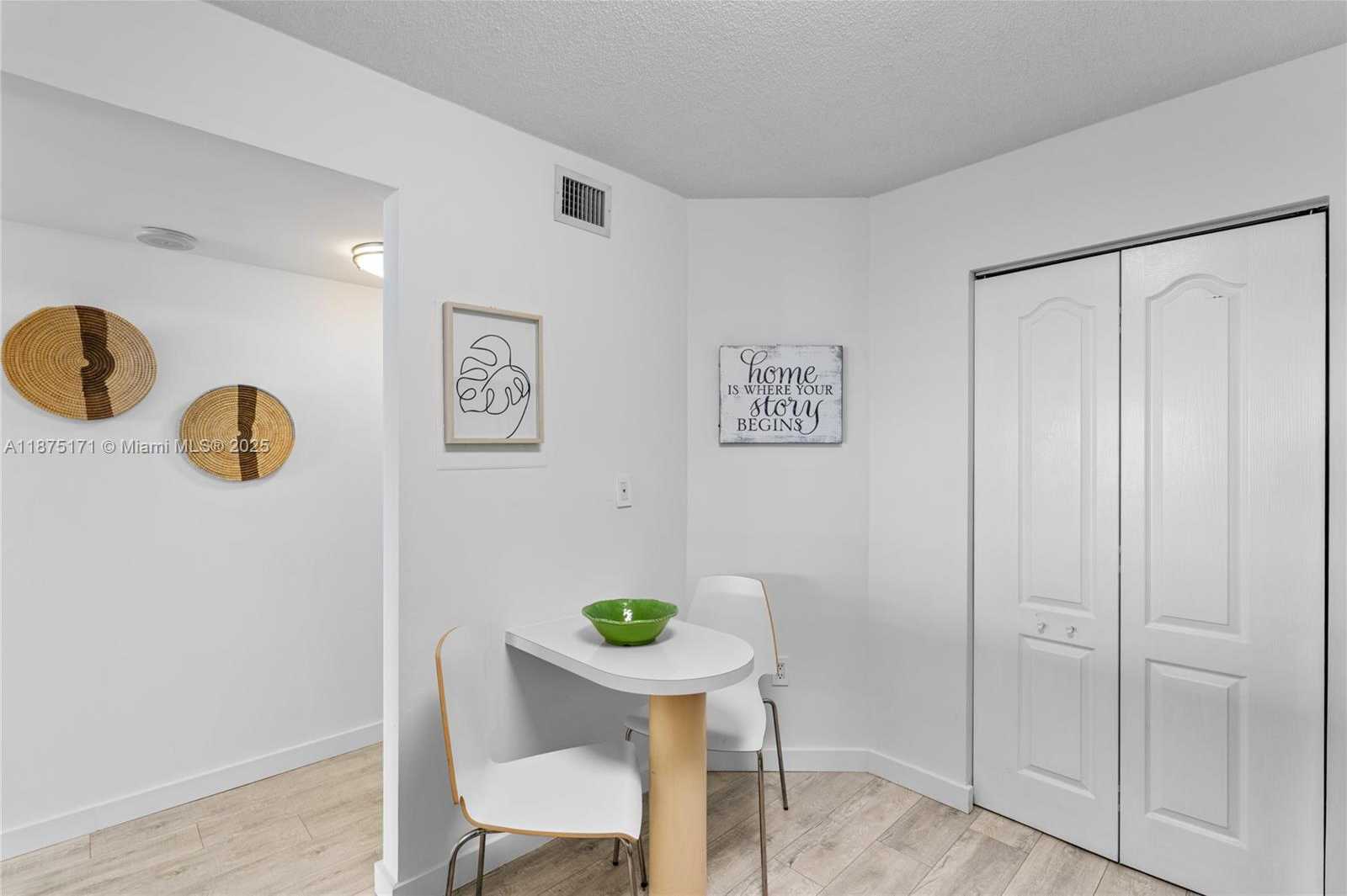 Small Image of 5757 COLLINS AVE #1602, Miami Beach Number 13