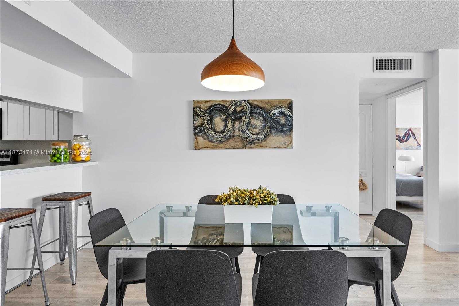 Small Image of 5757 COLLINS AVE #1602, Miami Beach Number 16