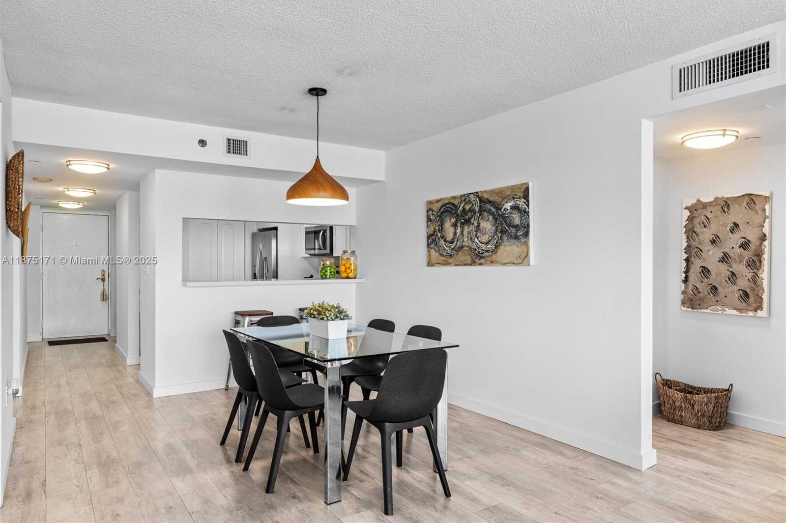 Small Image of 5757 COLLINS AVE #1602, Miami Beach Number 18