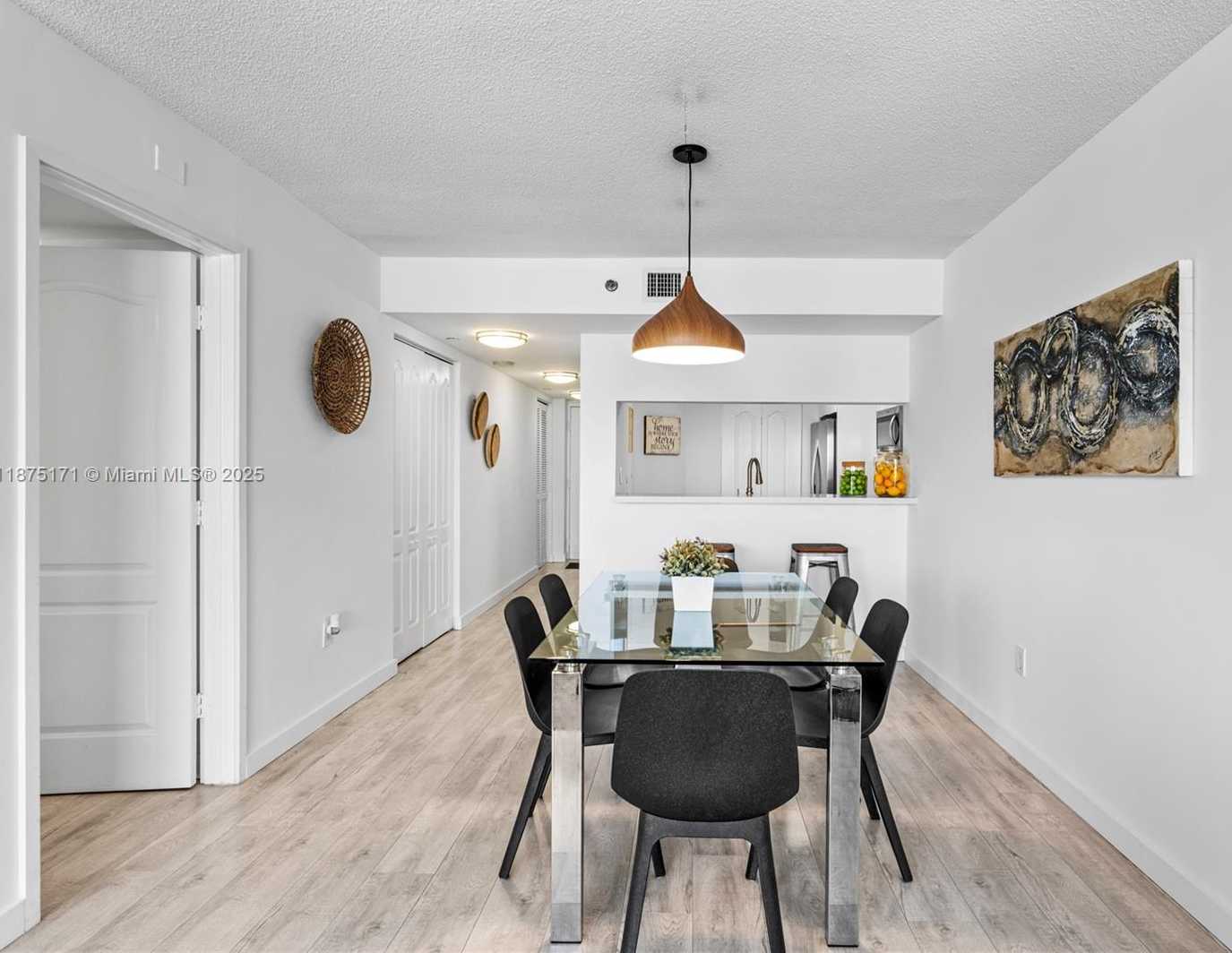 Small Image of 5757 COLLINS AVE #1602, Miami Beach Number 19