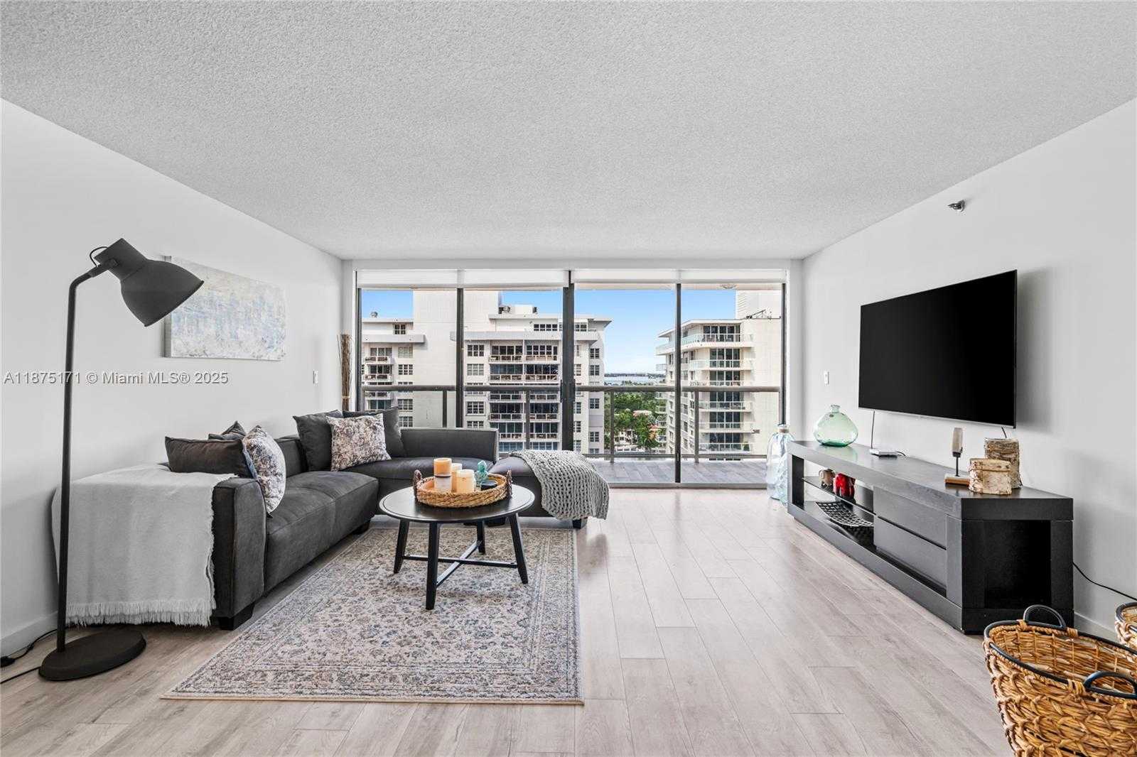 Small Image of 5757 COLLINS AVE #1602, Miami Beach Number 21