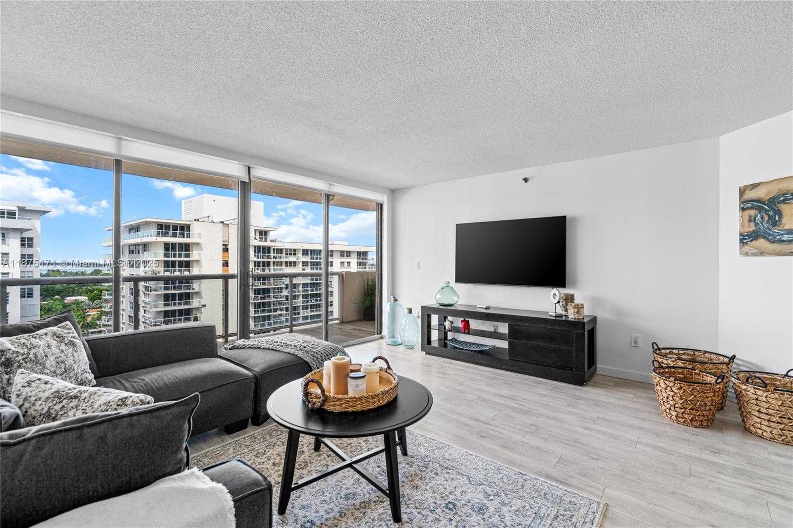 Small Image of 5757 COLLINS AVE #1602, Miami Beach Number 22
