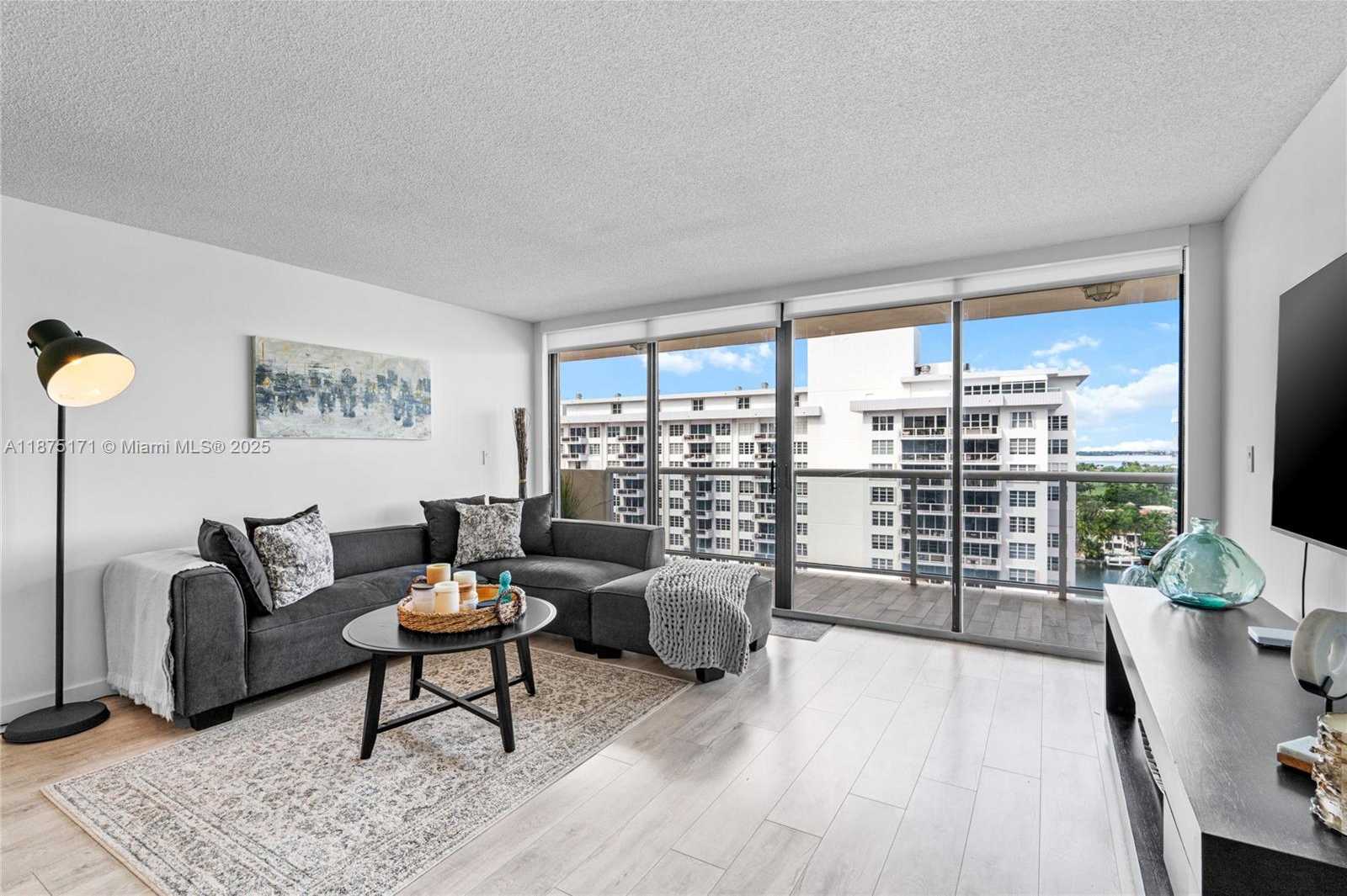 Small Image of 5757 COLLINS AVE #1602, Miami Beach Number 23