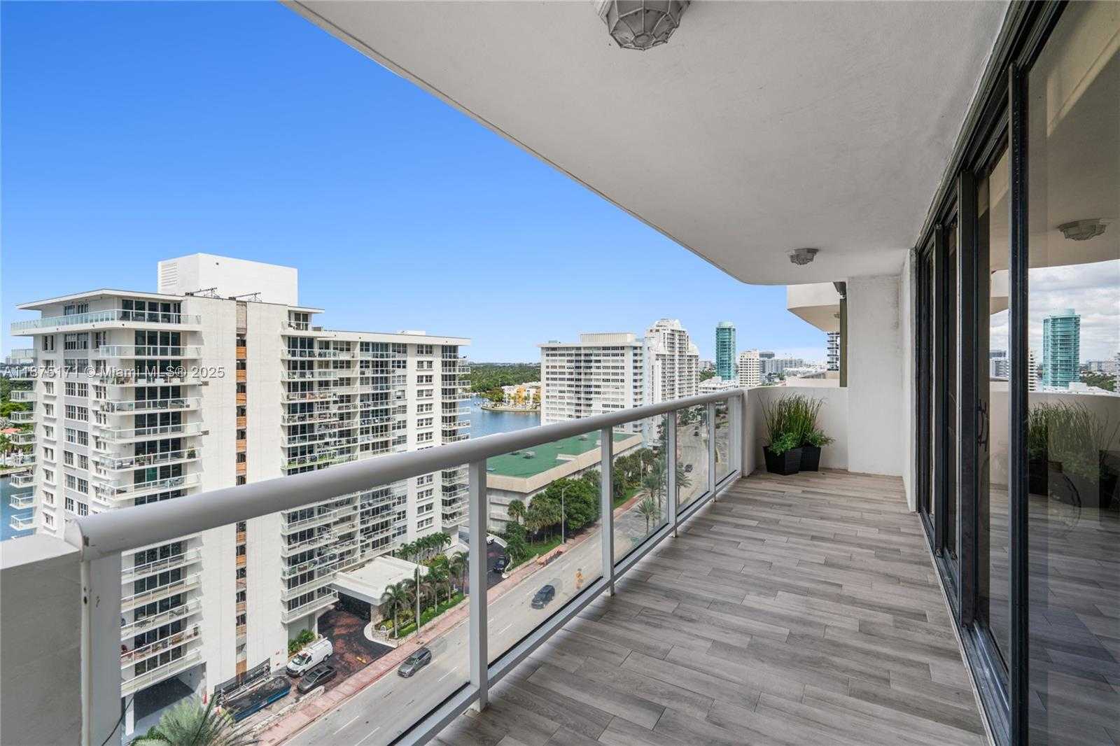 Small Image of 5757 COLLINS AVE #1602, Miami Beach Number 31