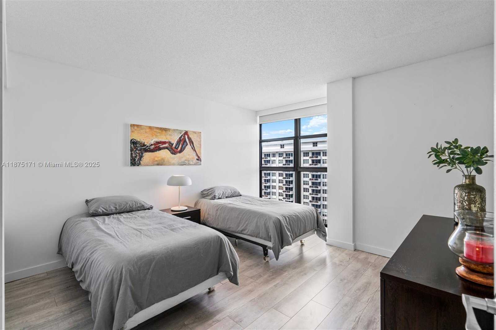 Small Image of 5757 COLLINS AVE #1602, Miami Beach Number 36