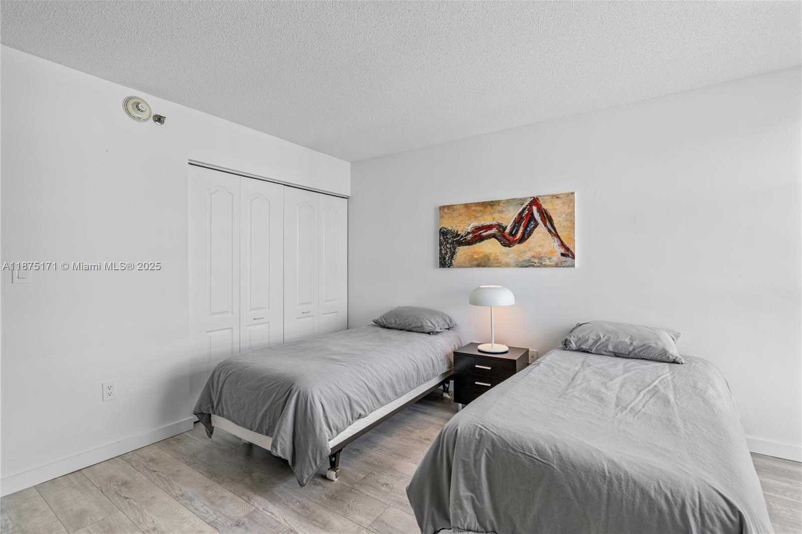 Small Image of 5757 COLLINS AVE #1602, Miami Beach Number 37