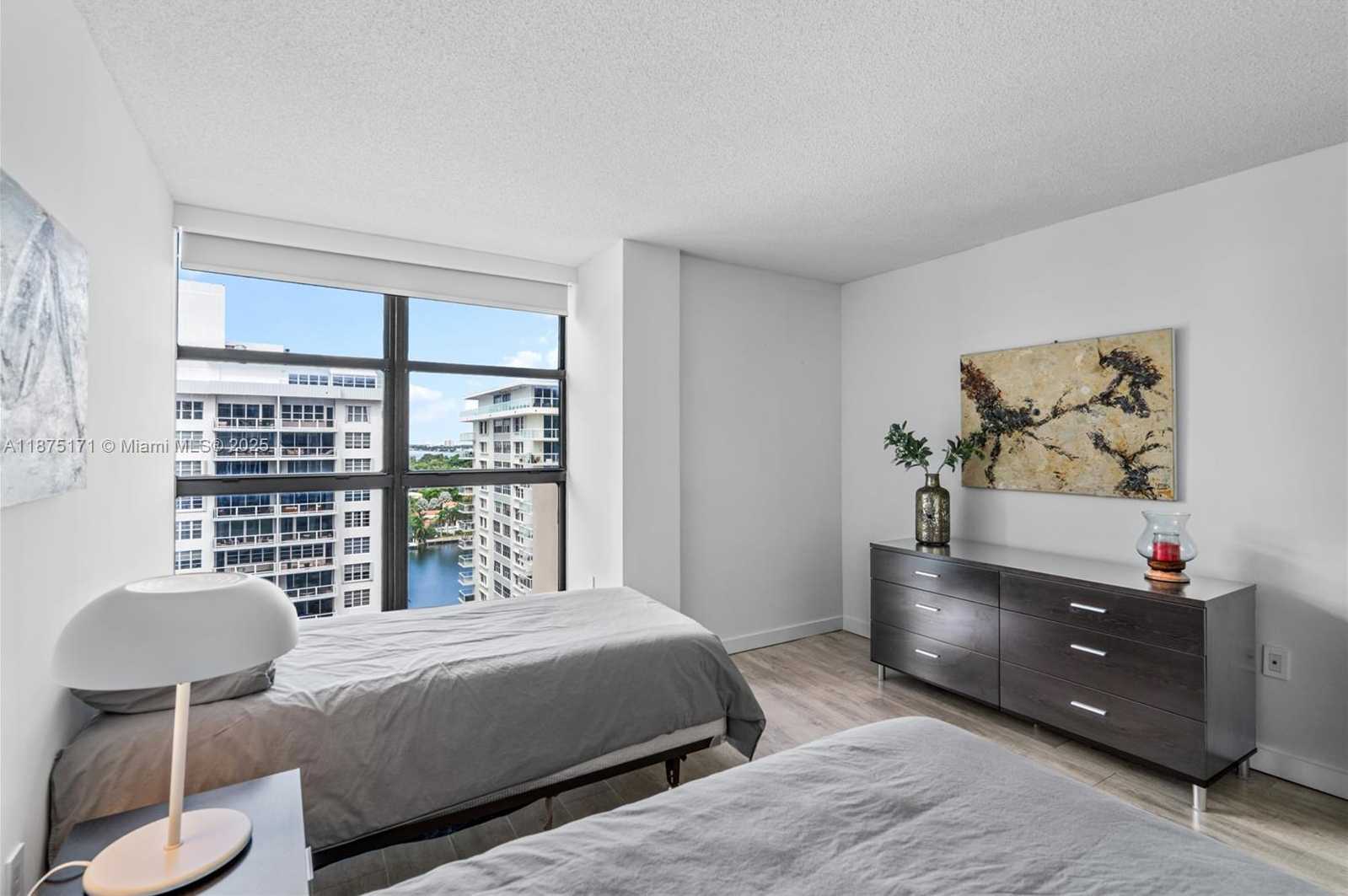 Small Image of 5757 COLLINS AVE #1602, Miami Beach Number 39