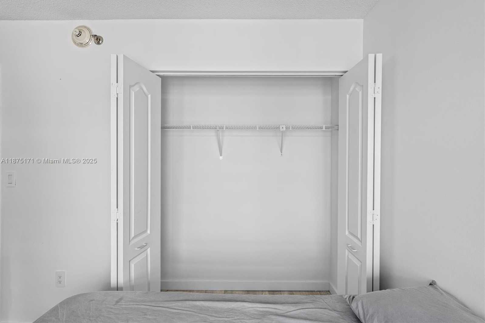 Small Image of 5757 COLLINS AVE #1602, Miami Beach Number 40