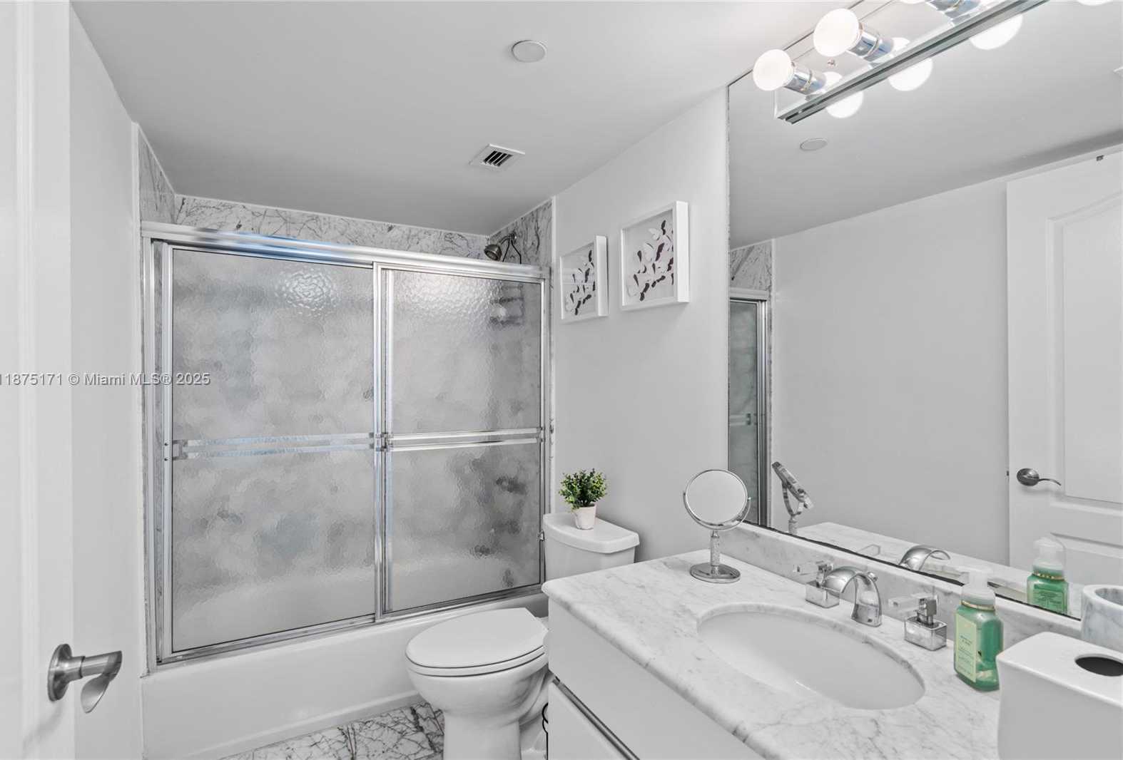 Small Image of 5757 COLLINS AVE #1602, Miami Beach Number 42