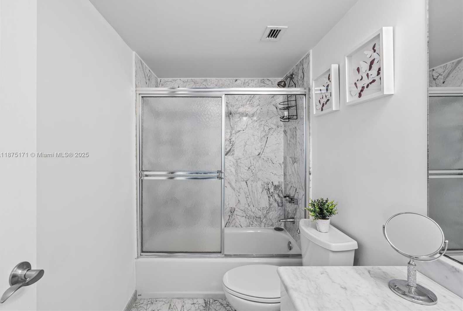 Small Image of 5757 COLLINS AVE #1602, Miami Beach Number 43