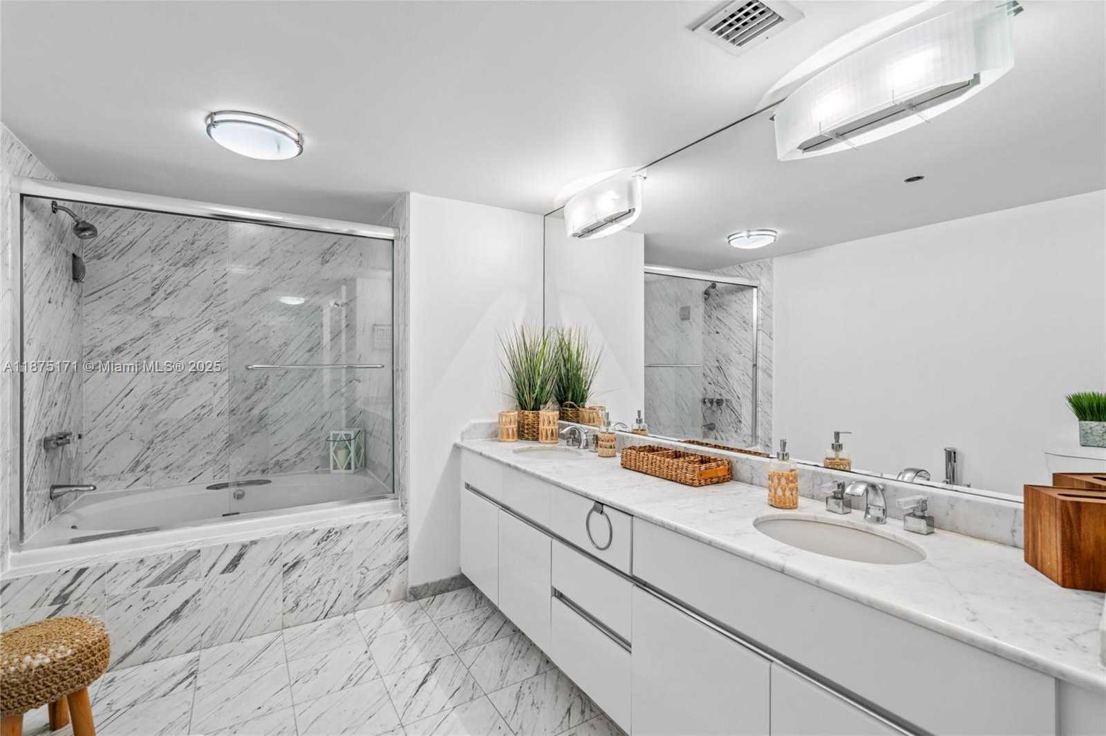 Small Image of 5757 COLLINS AVE #1602, Miami Beach Number 48