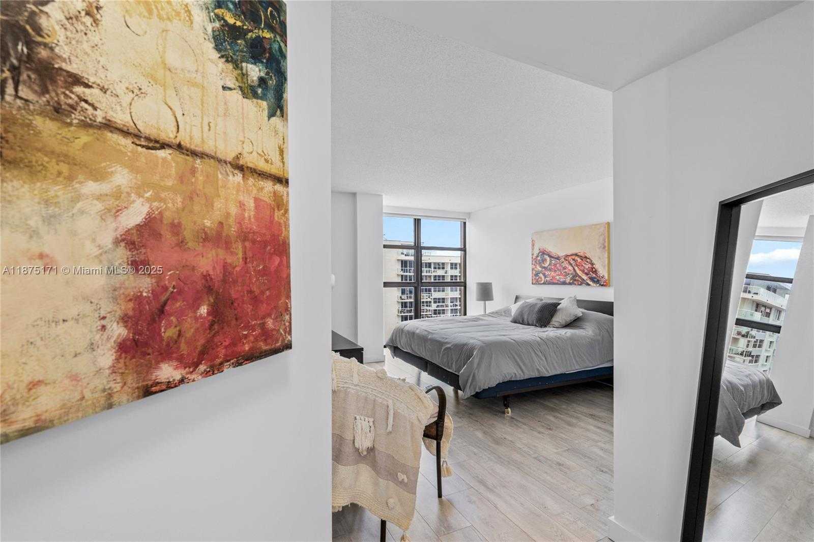 Small Image of 5757 COLLINS AVE #1602, Miami Beach Number 53