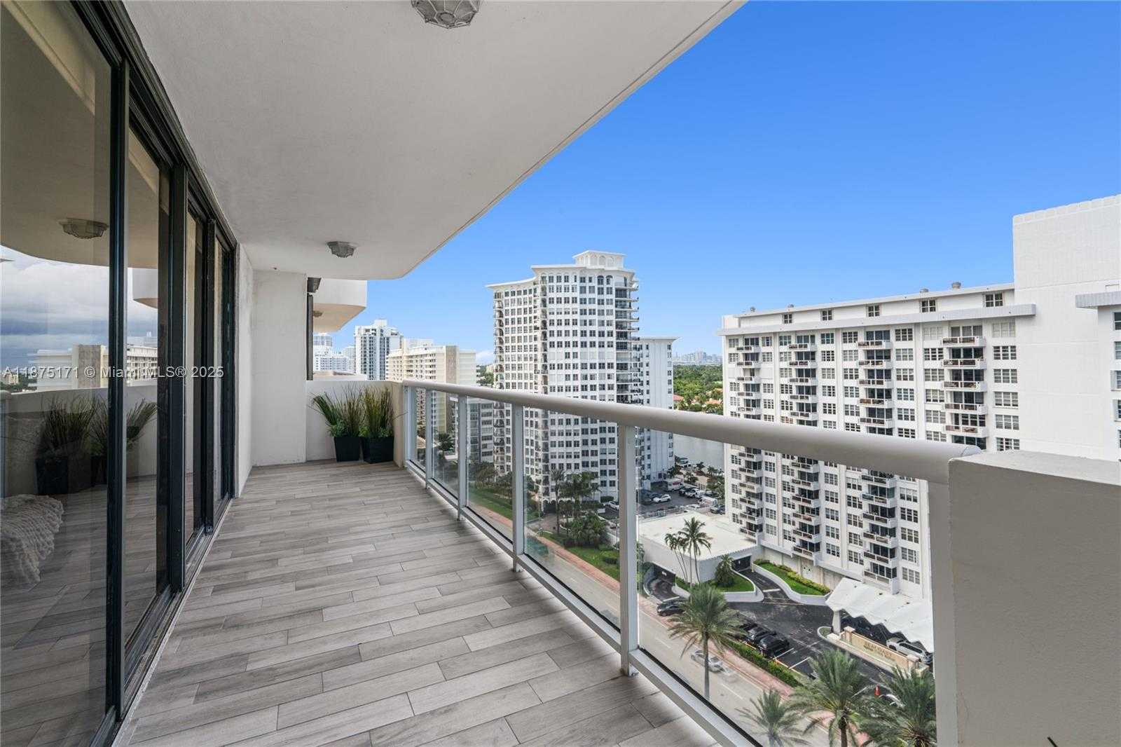Small Image of 5757 COLLINS AVE #1602, Miami Beach Number 6