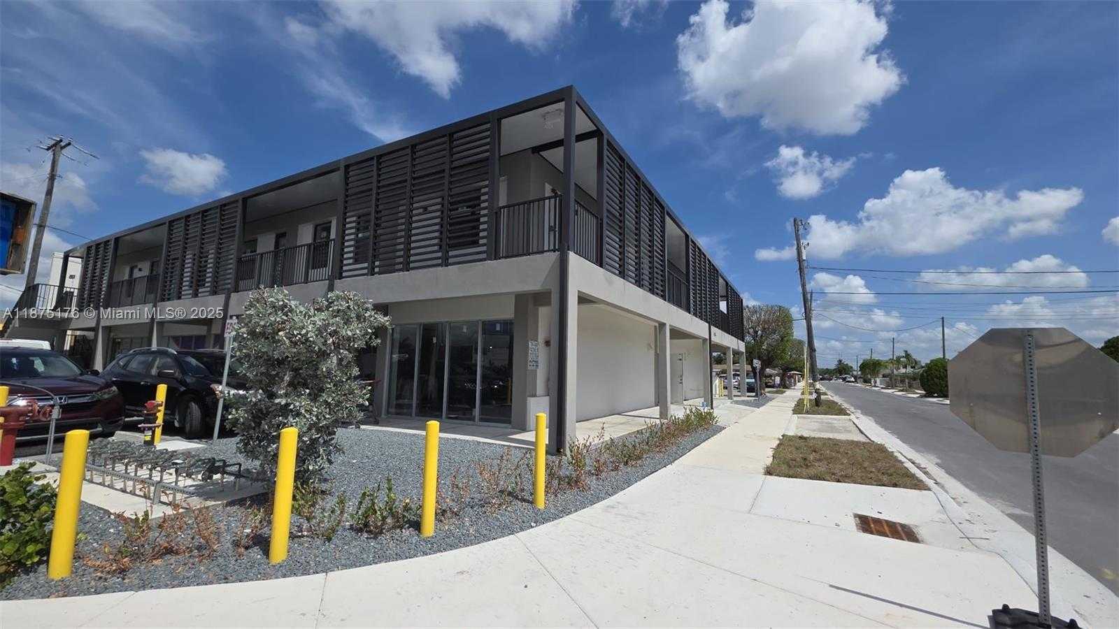 Small Image of 4124 EAST 8TH CT #2, Hialeah Number 5