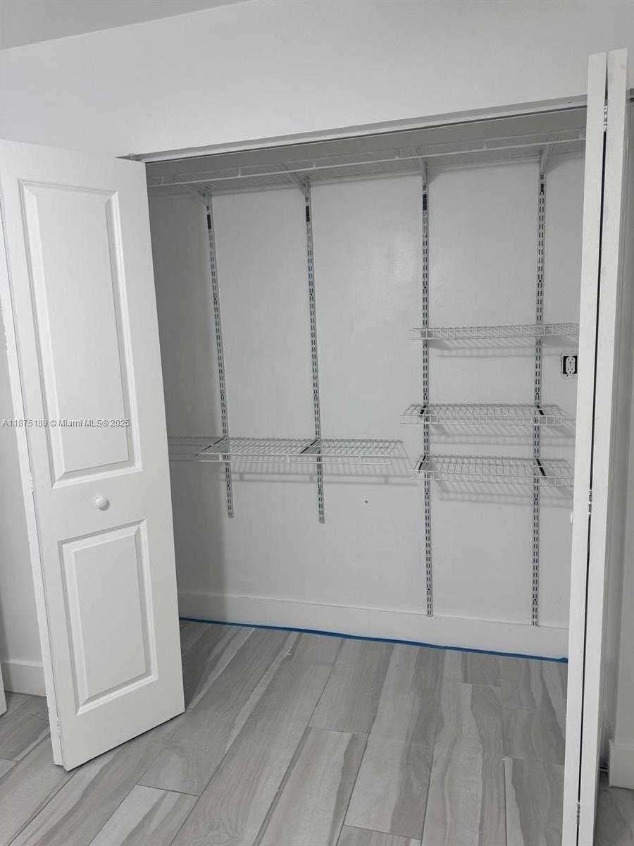 Small Image of 20028 SOUTH WEST 124TH PL, Miami Number 7
