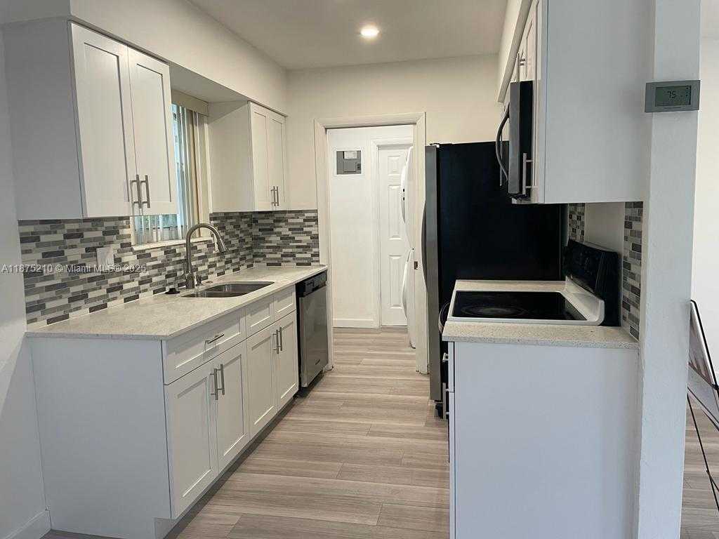 Small Image of 802 NORTH 58TH AVE #2, Hollywood Number 6