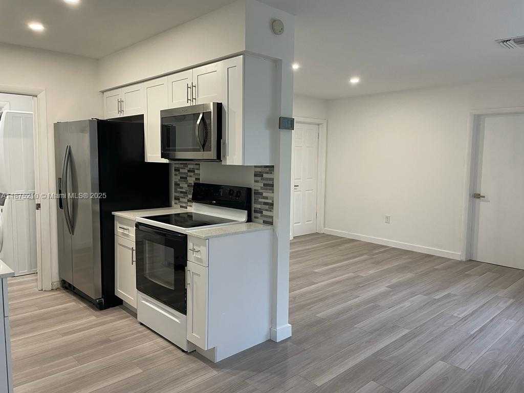 Small Image of 802 NORTH 58TH AVE #2, Hollywood Number 7