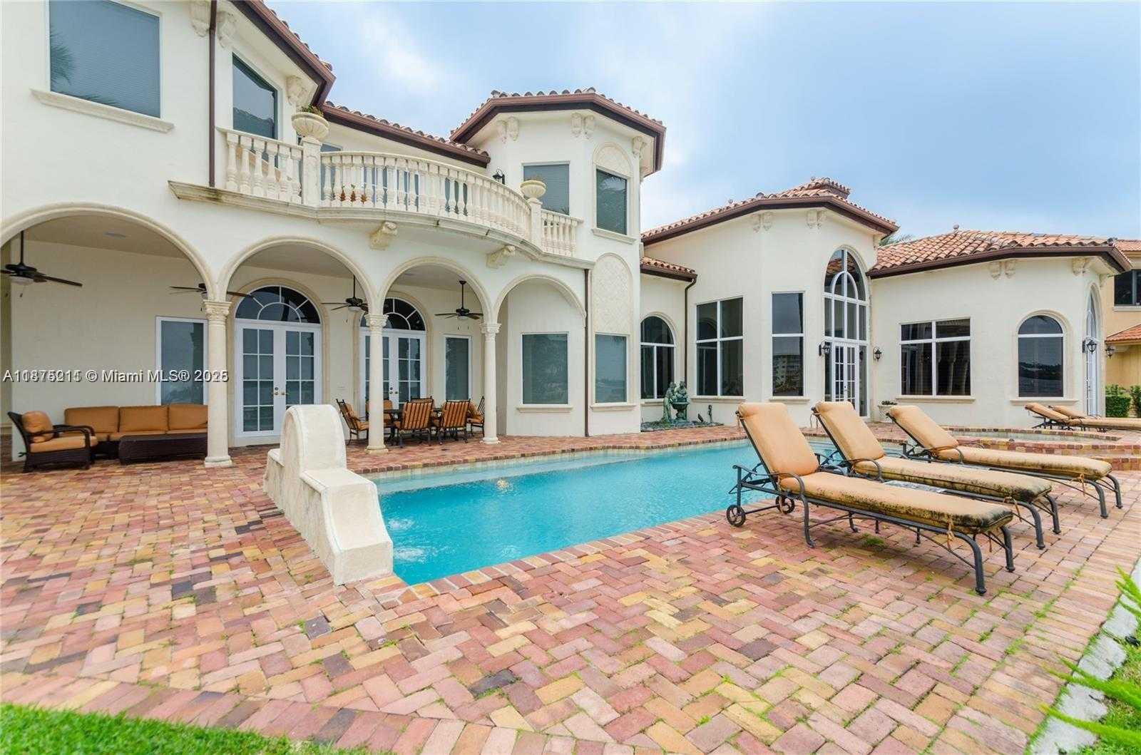 Small Image of 3283 NORTH EAST 171ST ST, North Miami Beach Number 3