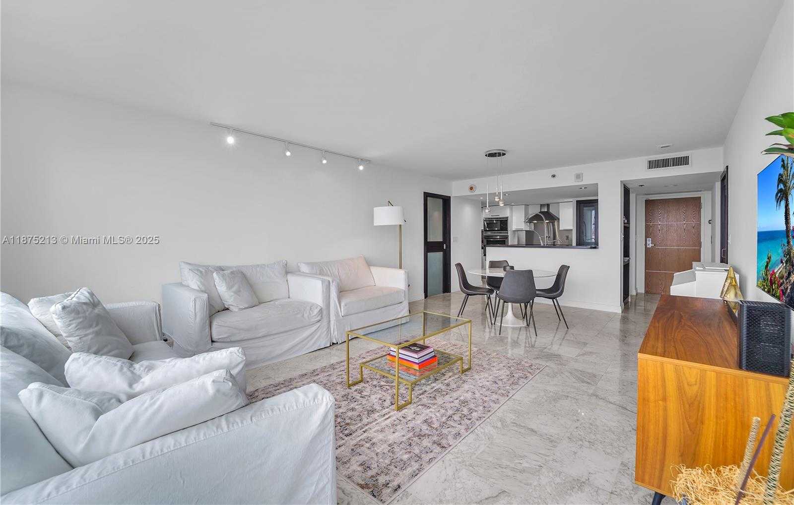 Small Image of 400 SOUTH POINTE DR #901, Miami Beach Number 13