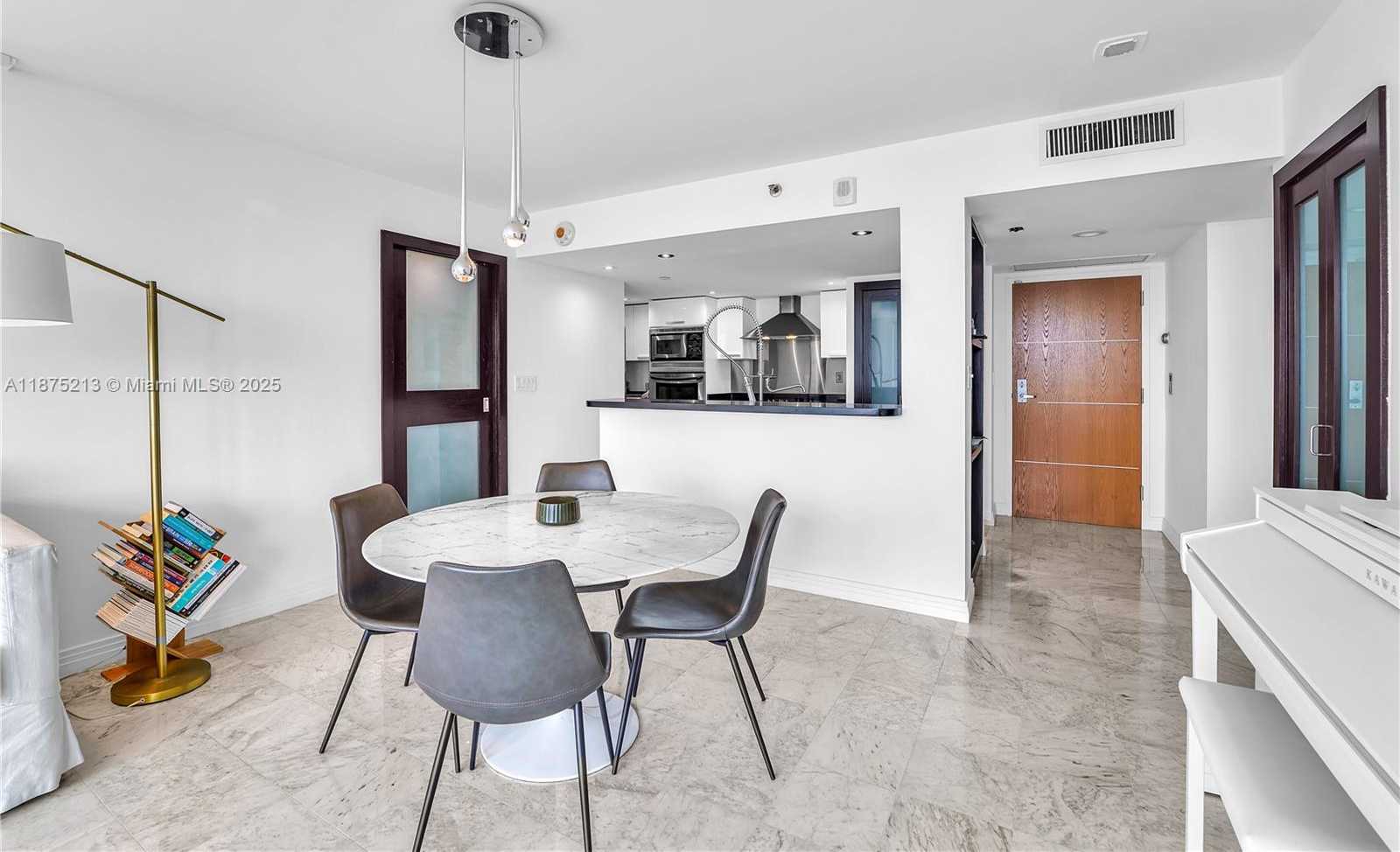 Small Image of 400 SOUTH POINTE DR #901, Miami Beach Number 16