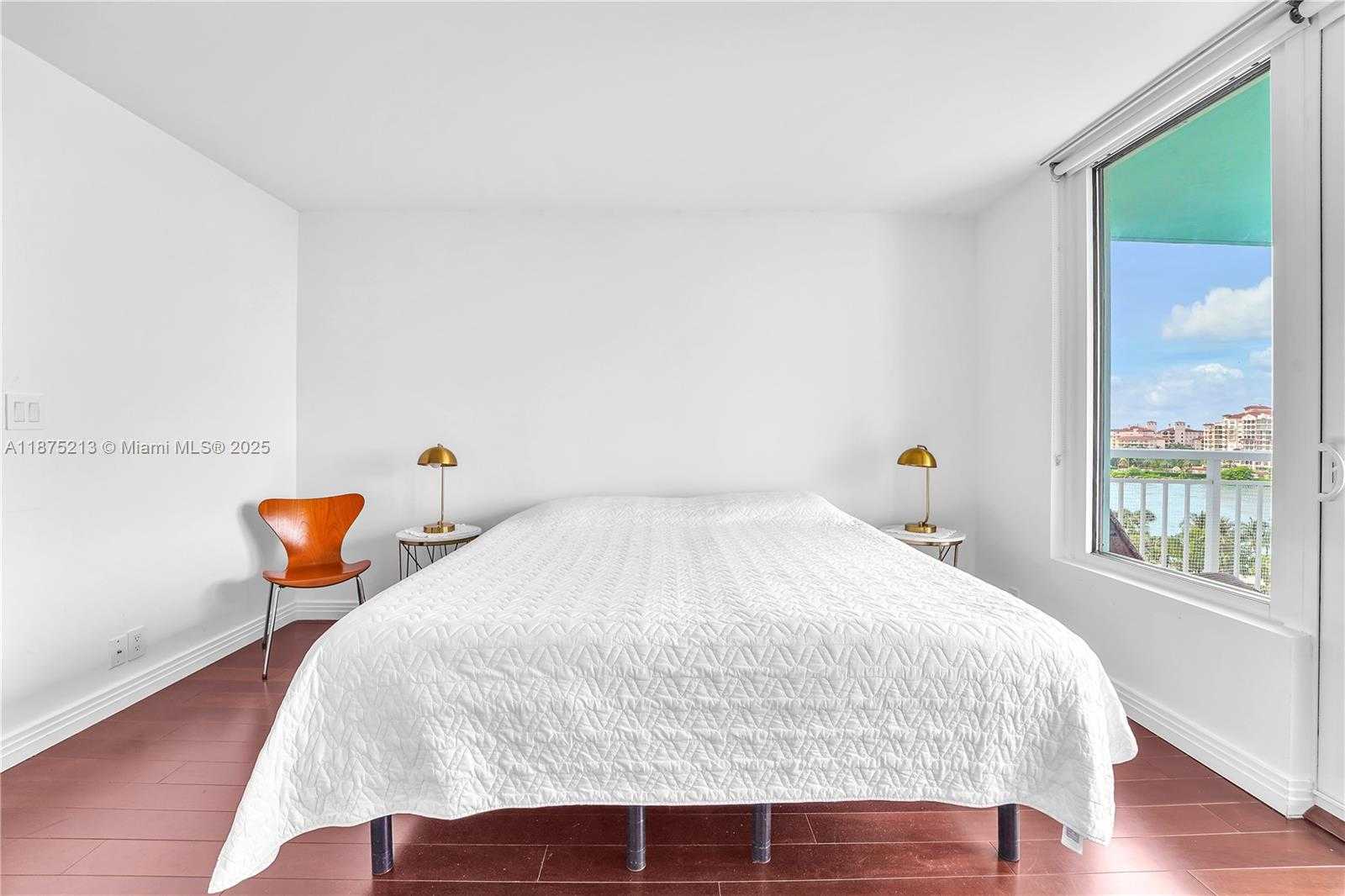 Small Image of 400 SOUTH POINTE DR #901, Miami Beach Number 31
