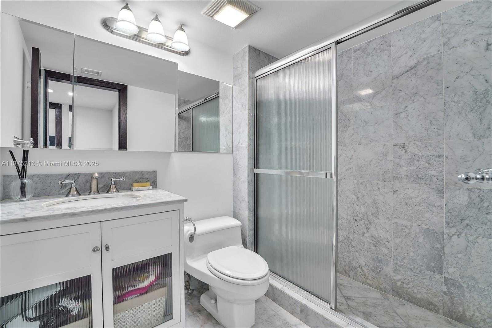 Small Image of 400 SOUTH POINTE DR #901, Miami Beach Number 34