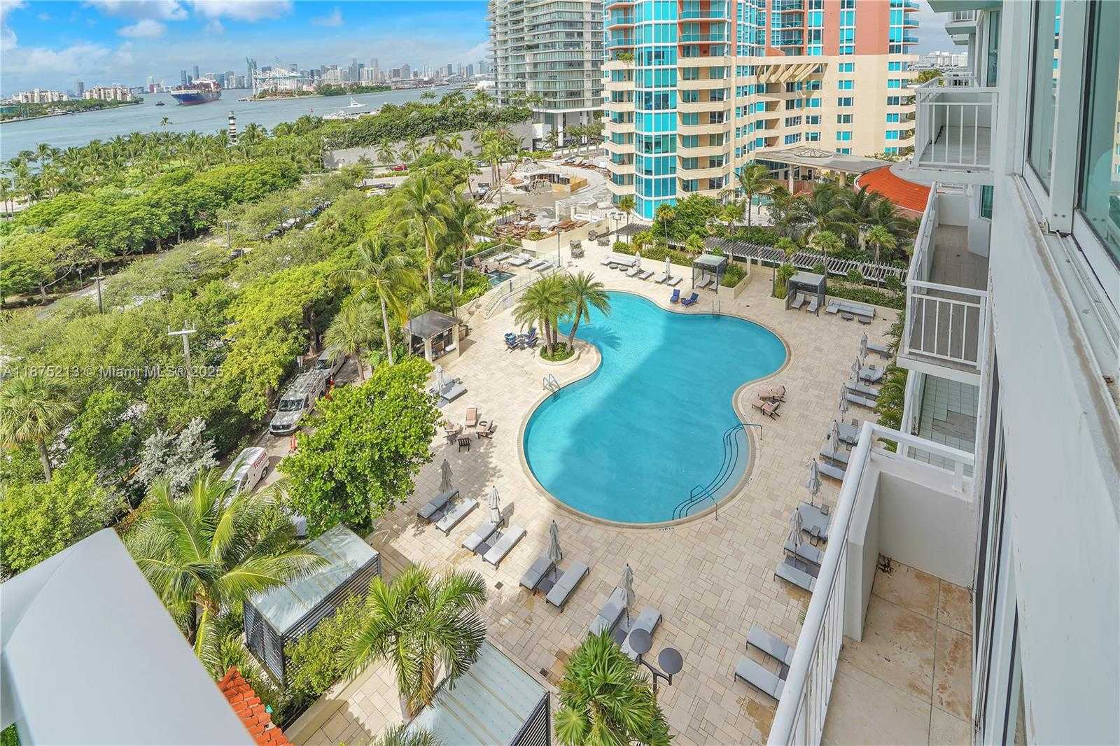 Small Image of 400 SOUTH POINTE DR #901, Miami Beach Number 6