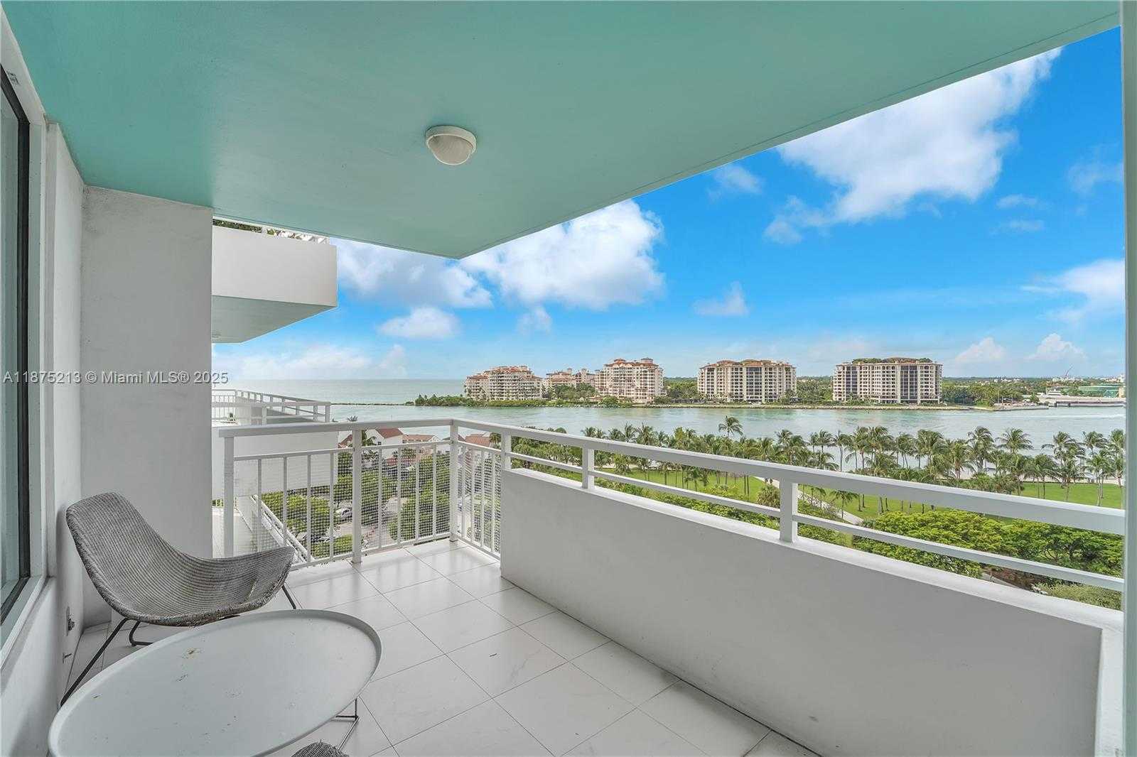 Small Image of 400 SOUTH POINTE DR #901, Miami Beach Number 7