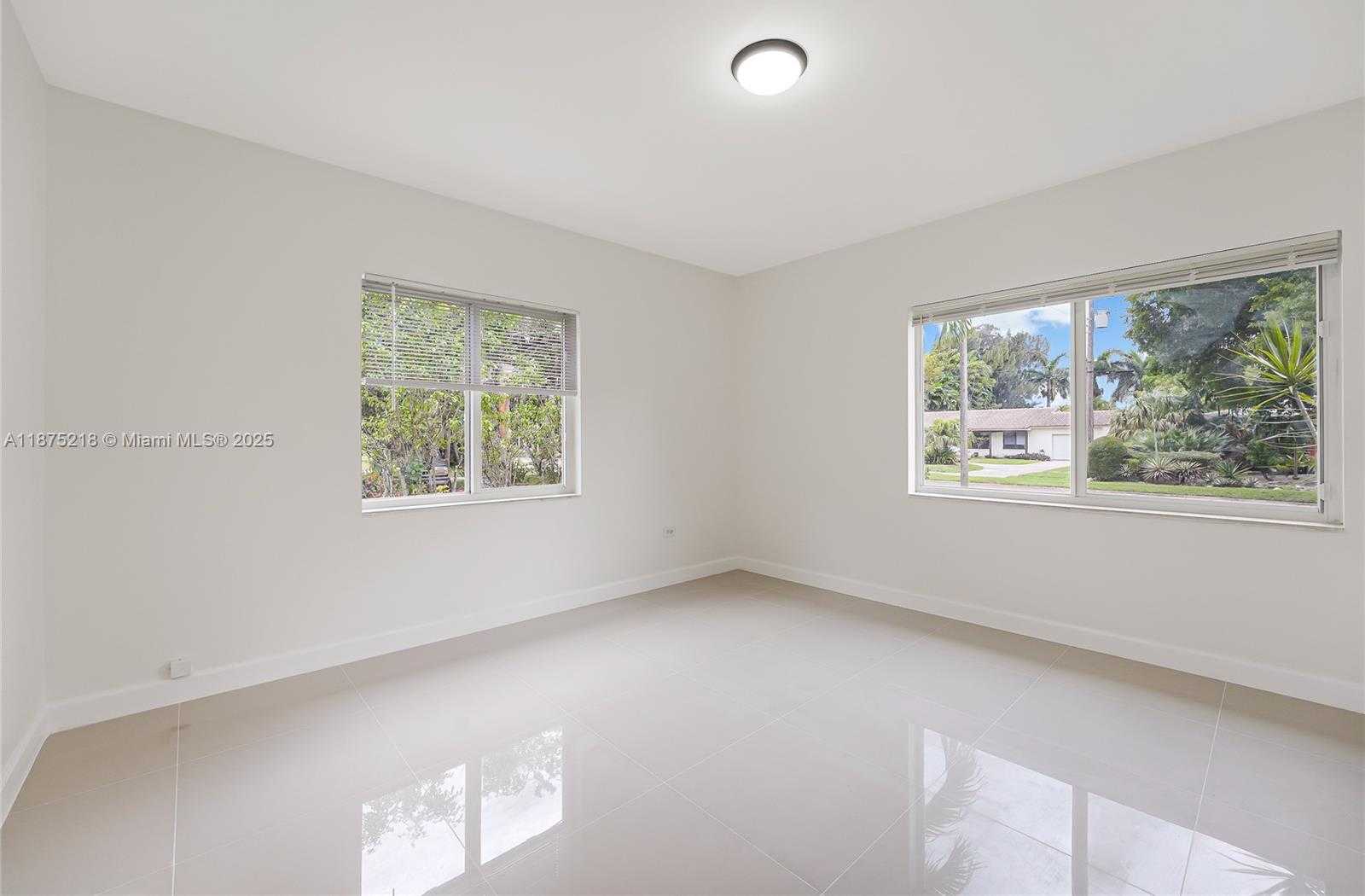 Small Image of 12885 GRIFFING BLVD, North Miami Number 14