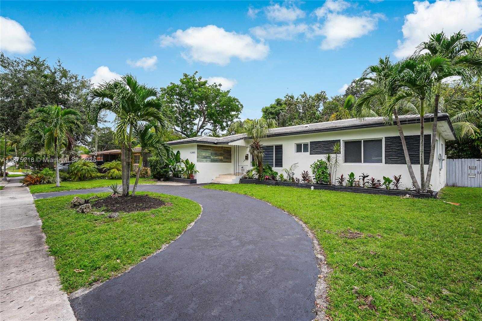 Small Image of 12885 GRIFFING BLVD, North Miami Number 2