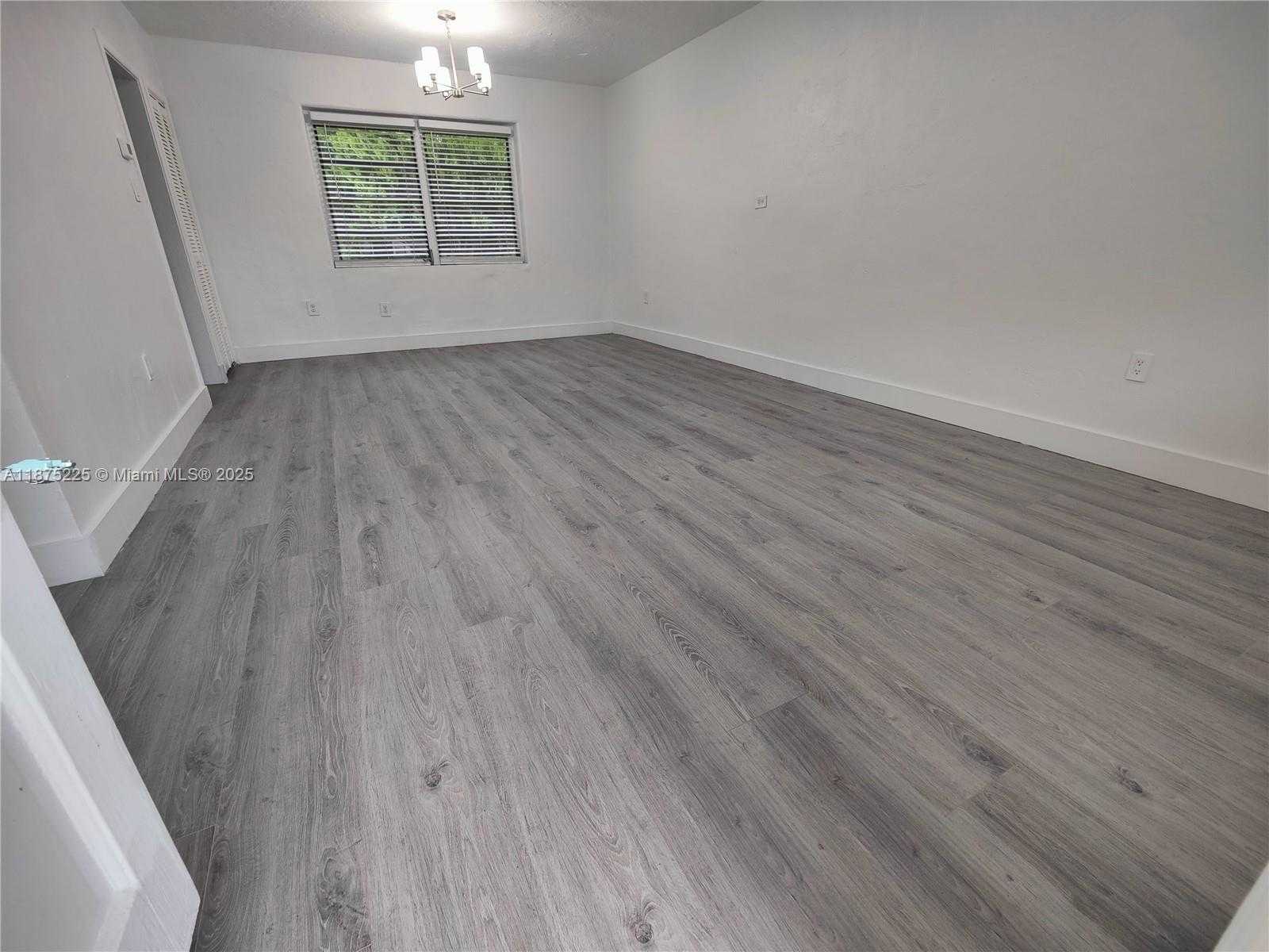 Small Image of 2165 BAY DR #18, Miami Beach Number 10