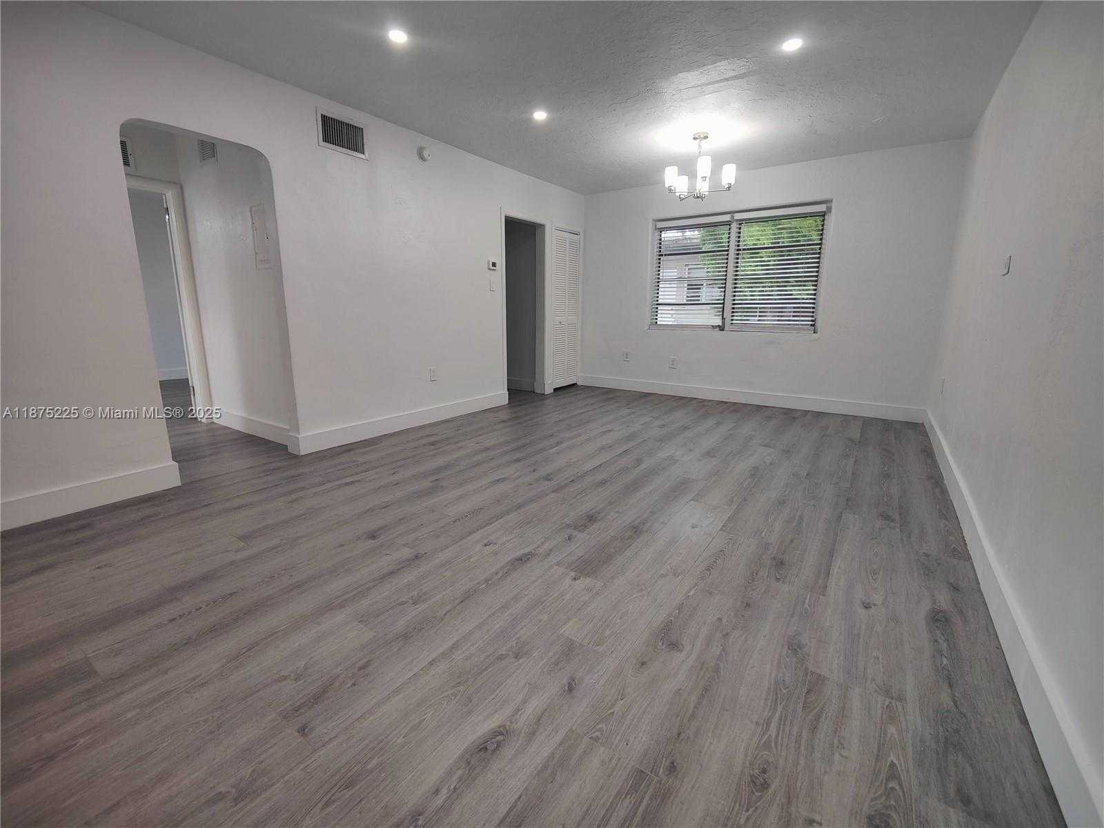 Small Image of 2165 BAY DR #18, Miami Beach Number 11