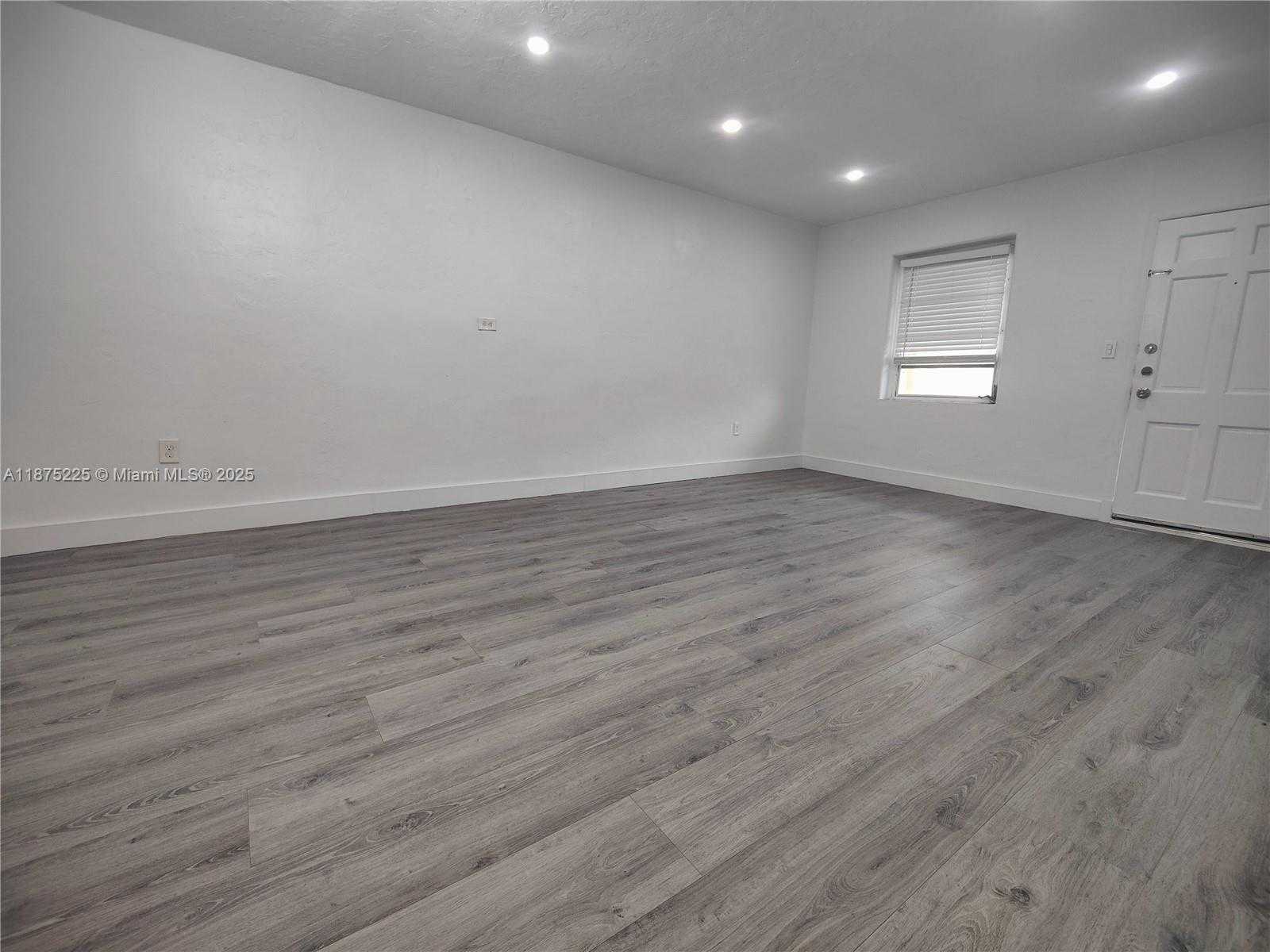 Small Image of 2165 BAY DR #18, Miami Beach Number 12