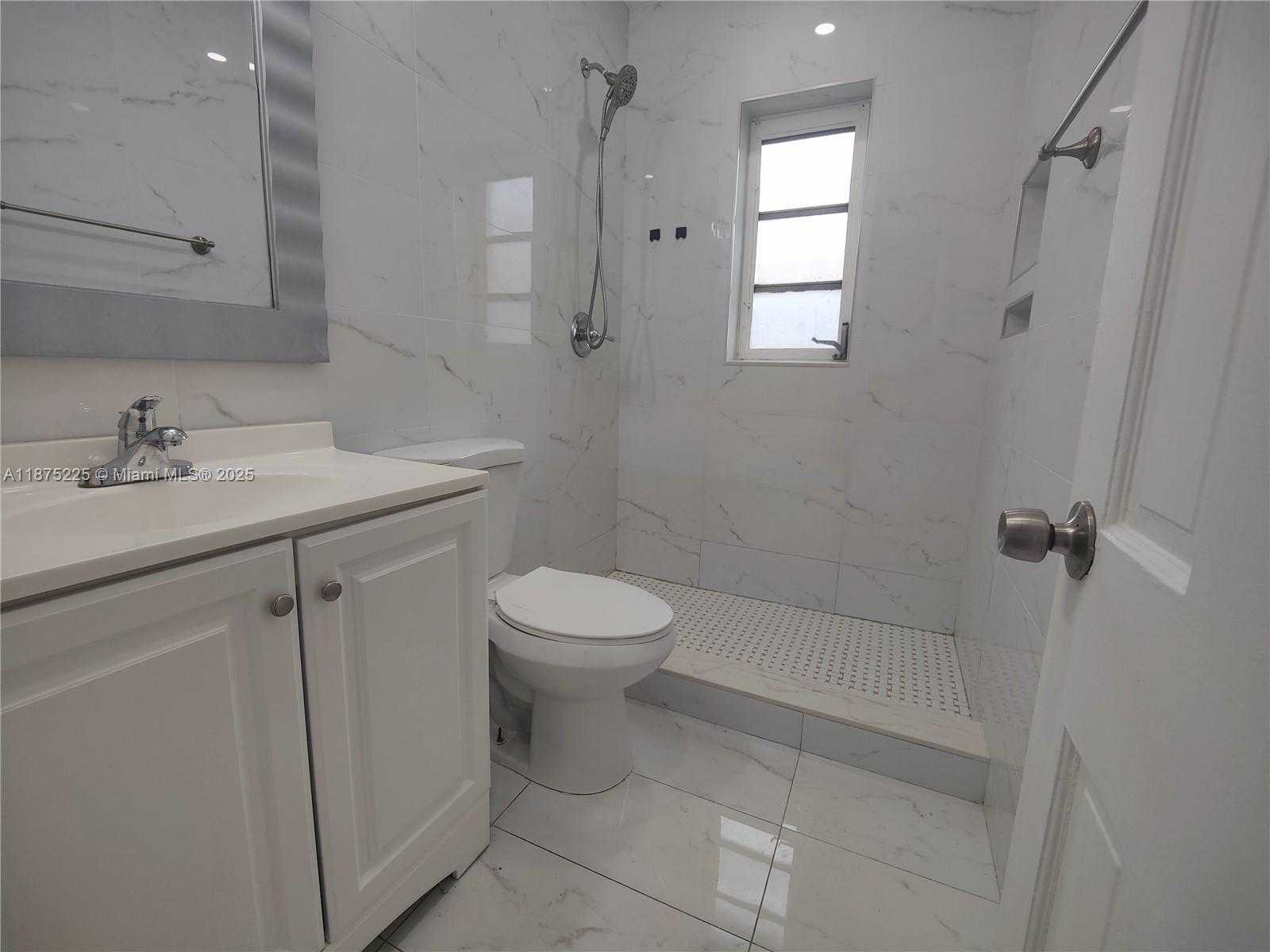 Small Image of 2165 BAY DR #18, Miami Beach Number 13