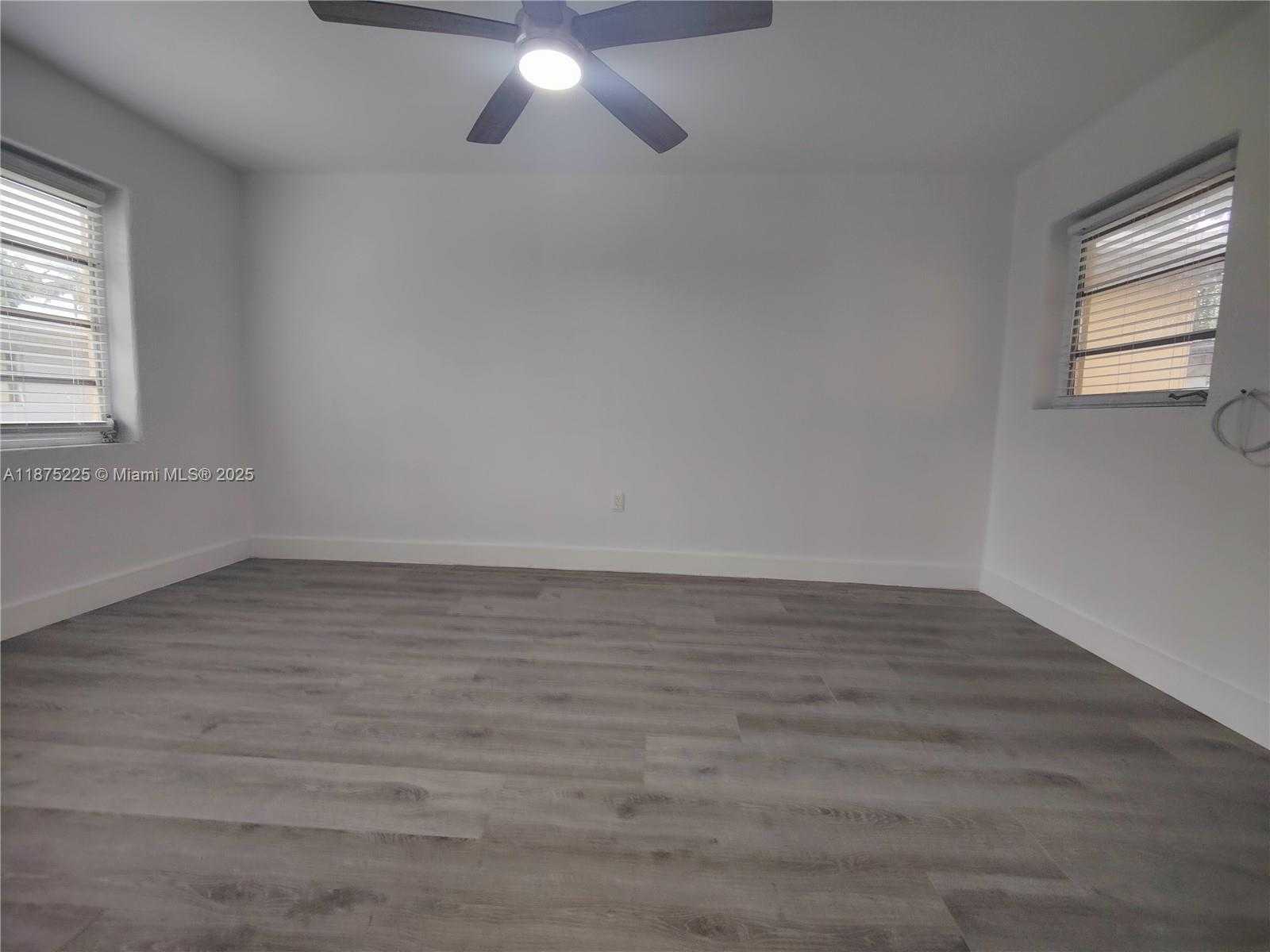 Small Image of 2165 BAY DR #18, Miami Beach Number 15