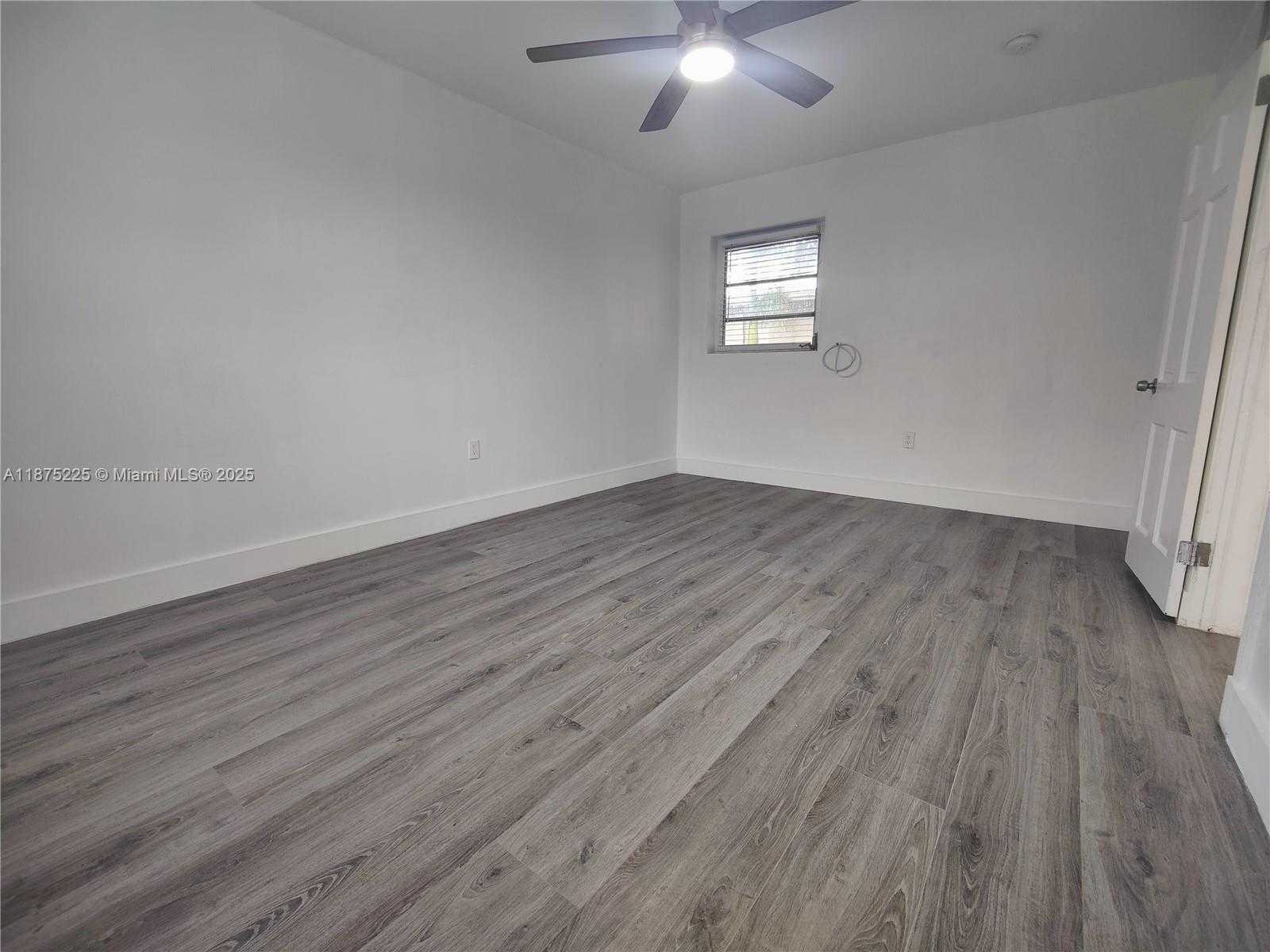 Small Image of 2165 BAY DR #18, Miami Beach Number 9