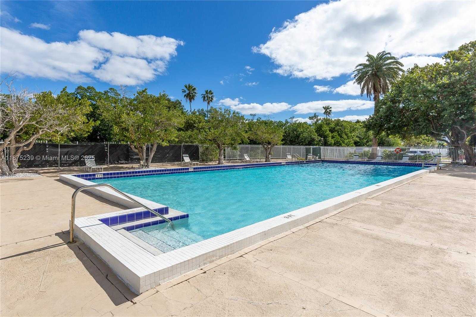 Small Image of 7441 WAYNE AVE #12I, Miami Beach Number 2