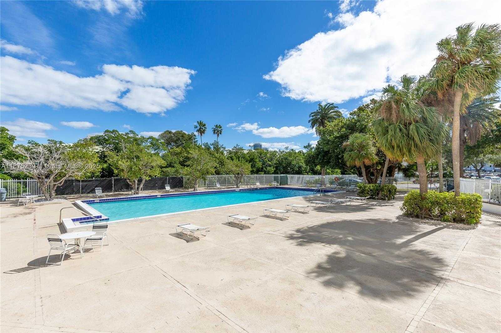 Small Image of 7441 WAYNE AVE #12I, Miami Beach Number 24