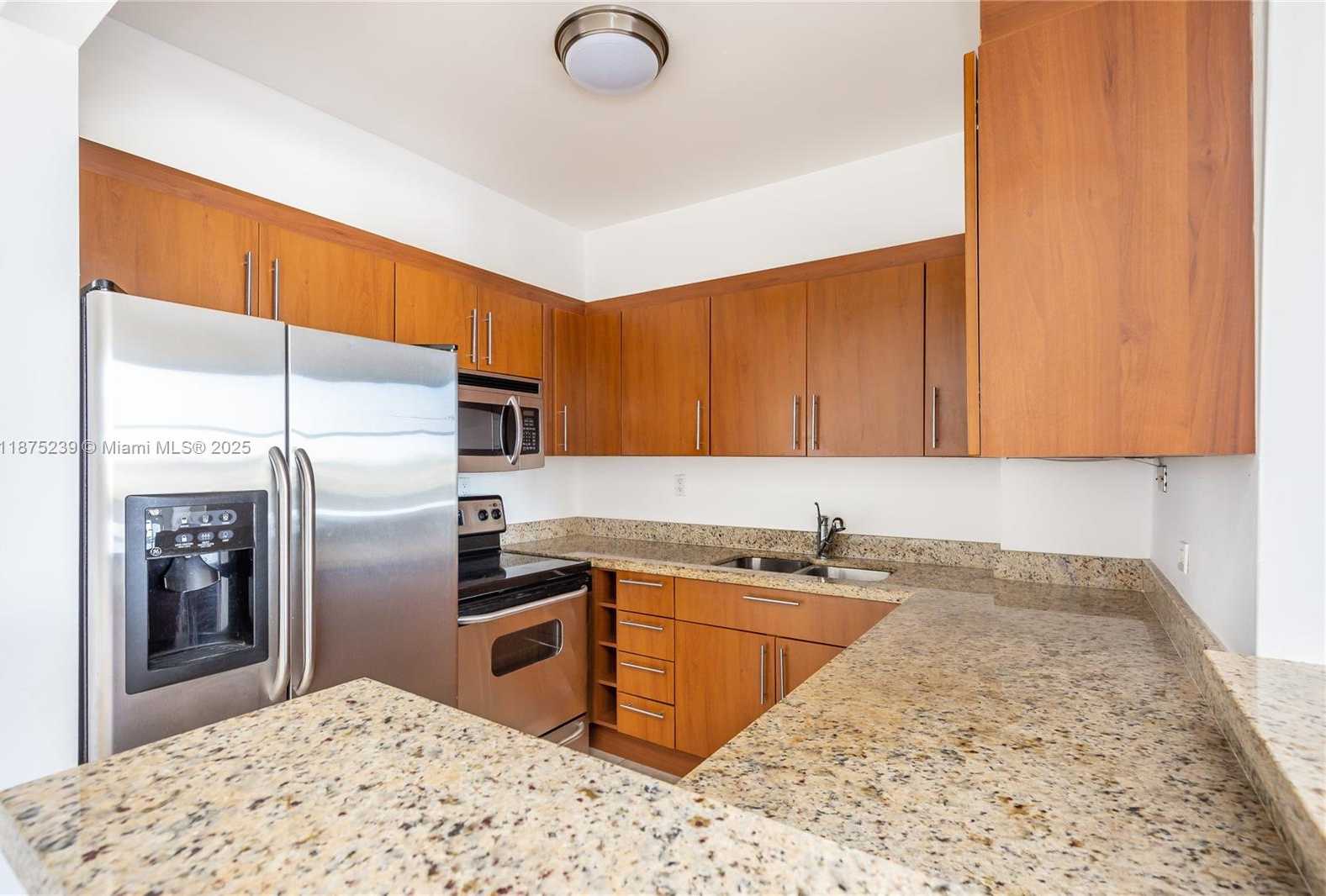 Small Image of 7441 WAYNE AVE #12I, Miami Beach Number 3