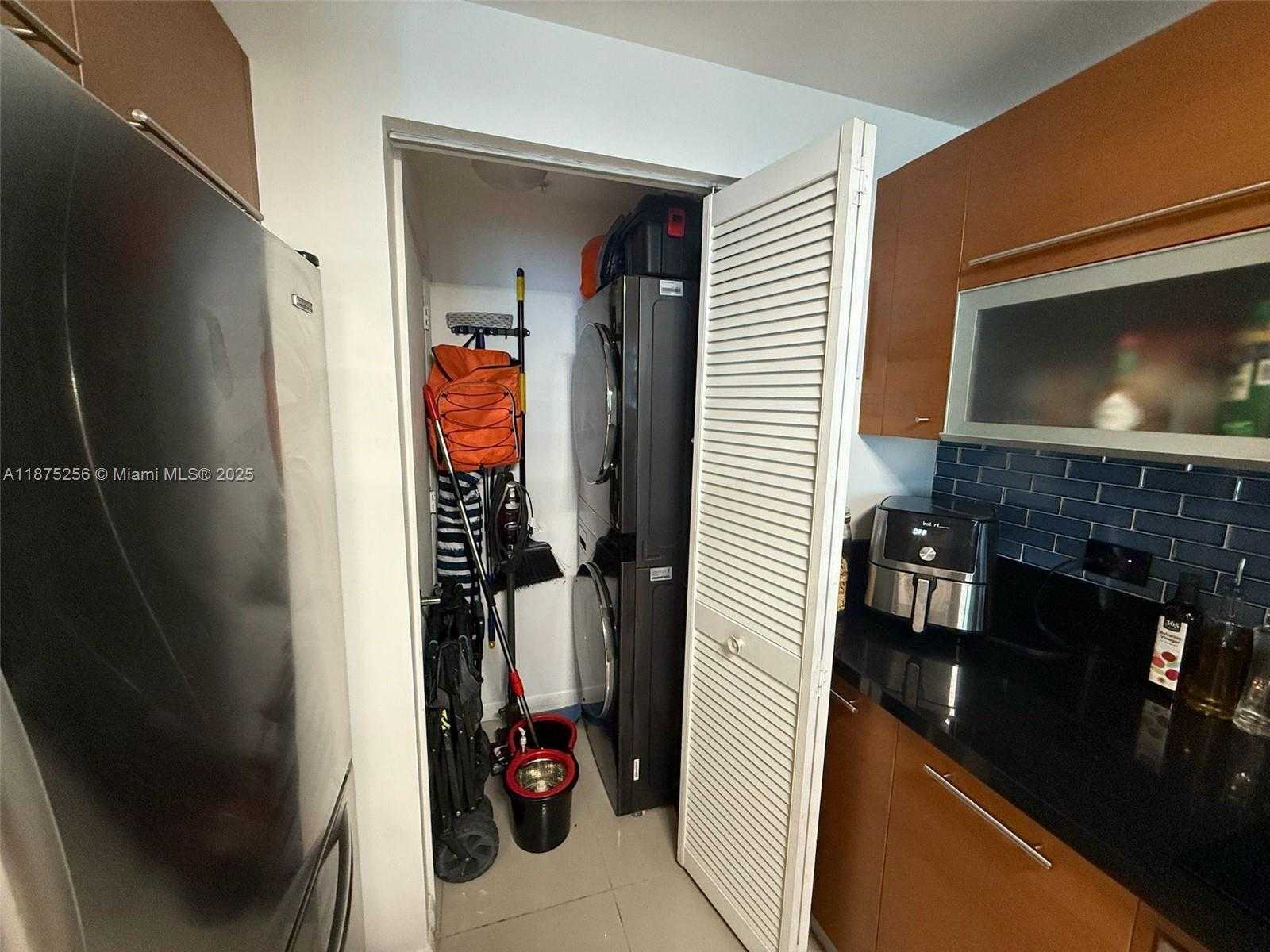 Small Image of 253 NORTH EAST 2ND ST #1506, Miami Number 7