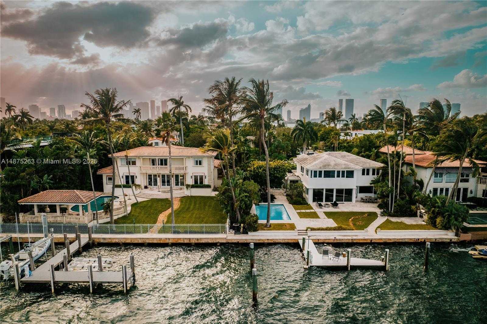 Small Image of 617 EAST DILIDO DR, Miami Beach Number 3