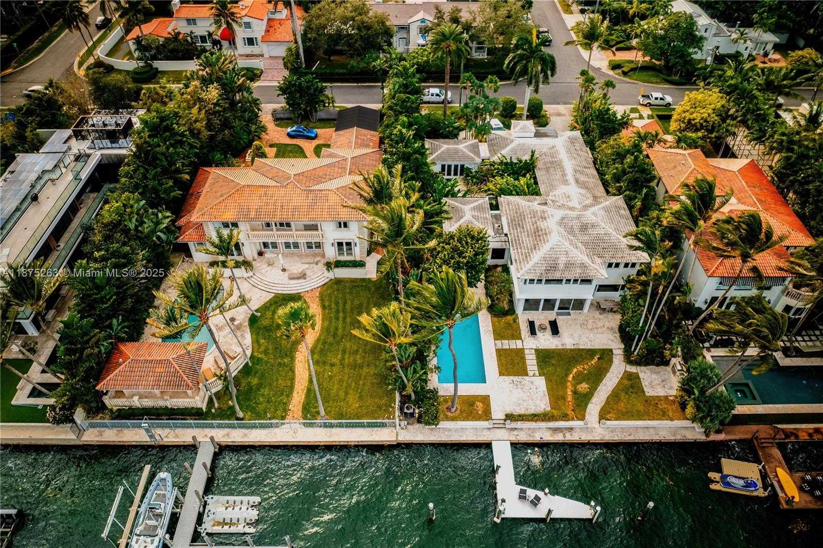 Small Image of 617 EAST DILIDO DR, Miami Beach Number 4