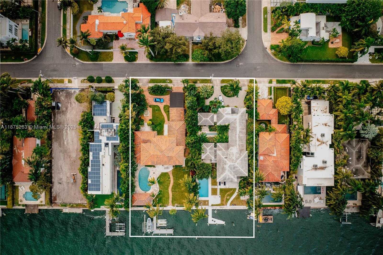 Small Image of 617 EAST DILIDO DR, Miami Beach Number 7